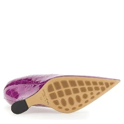 POINTED DECOLLETE