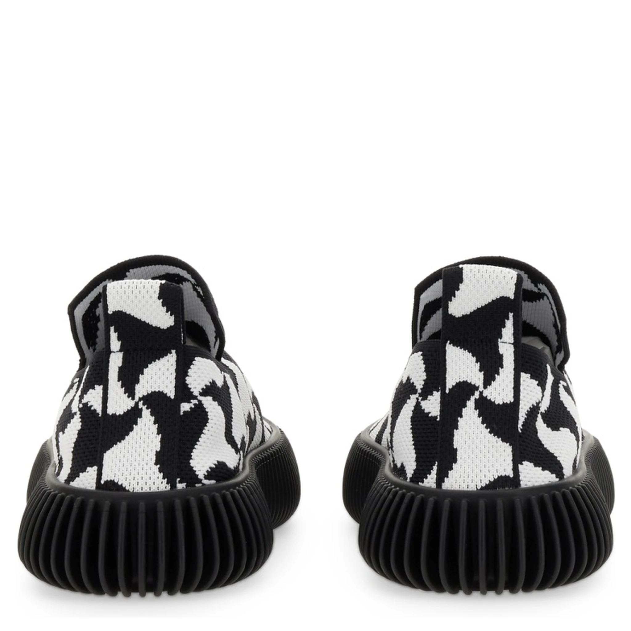 KNIT SLIP-ON SNEAKER