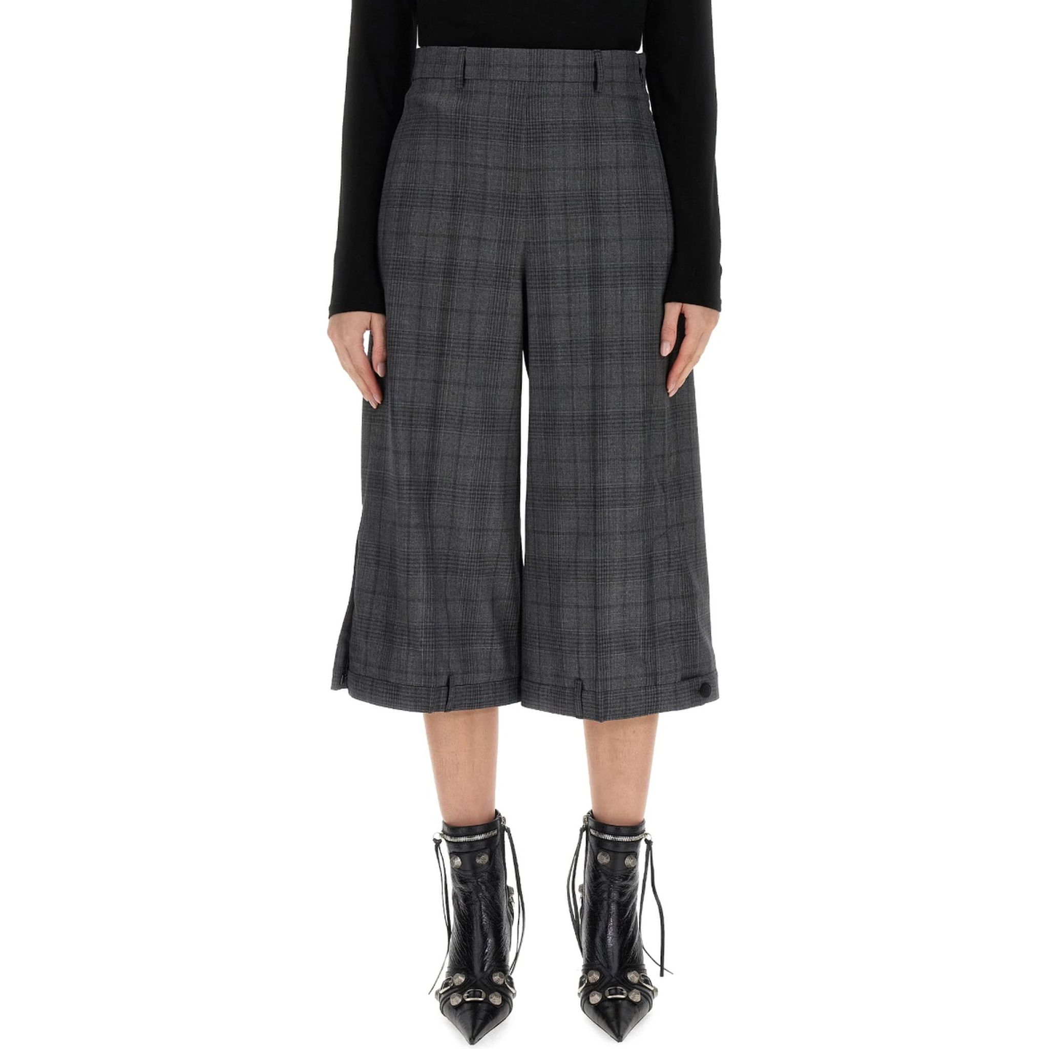 DECONSTRUCTED SHORTS