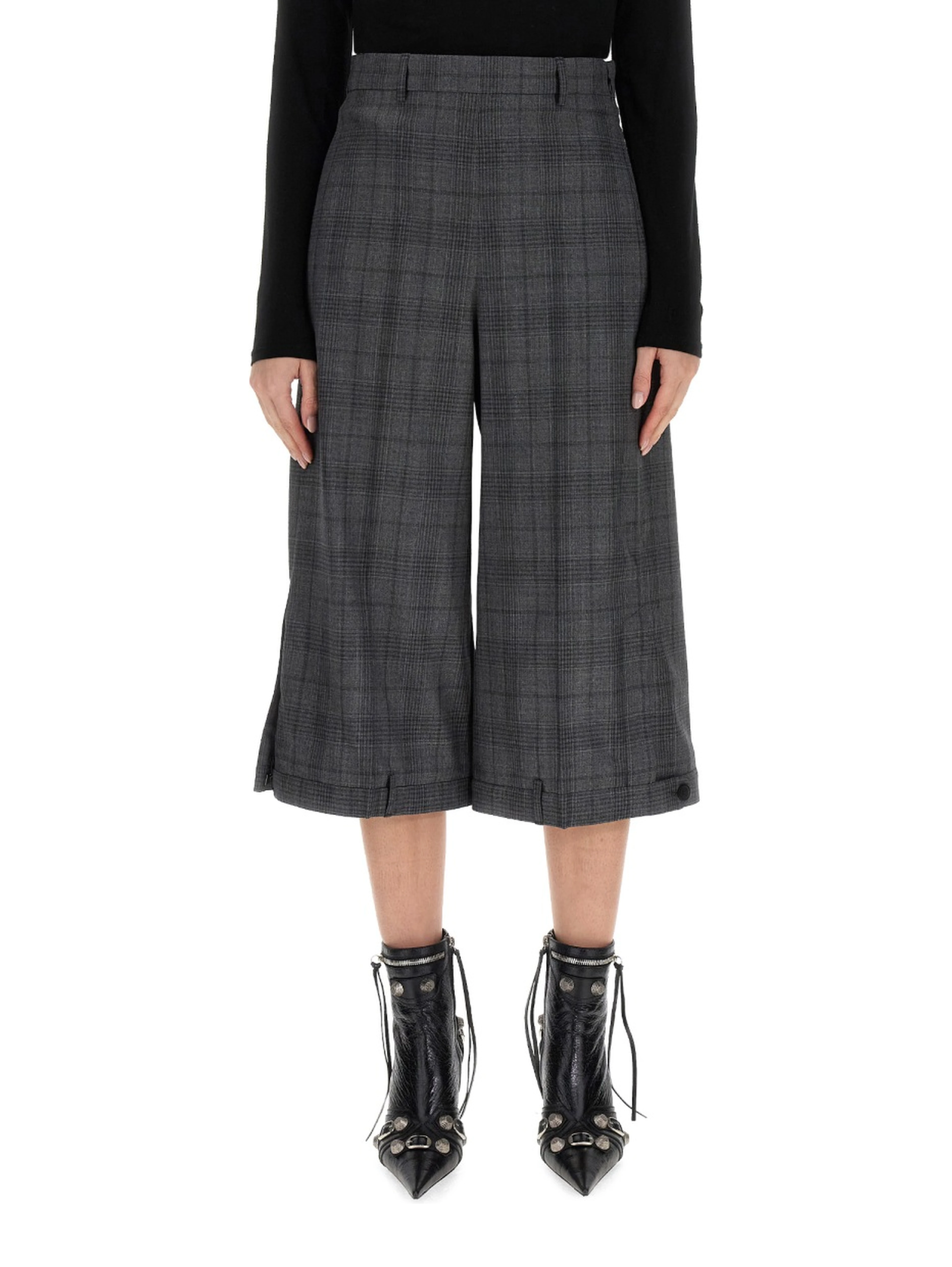 DECONSTRUCTED SHORTS