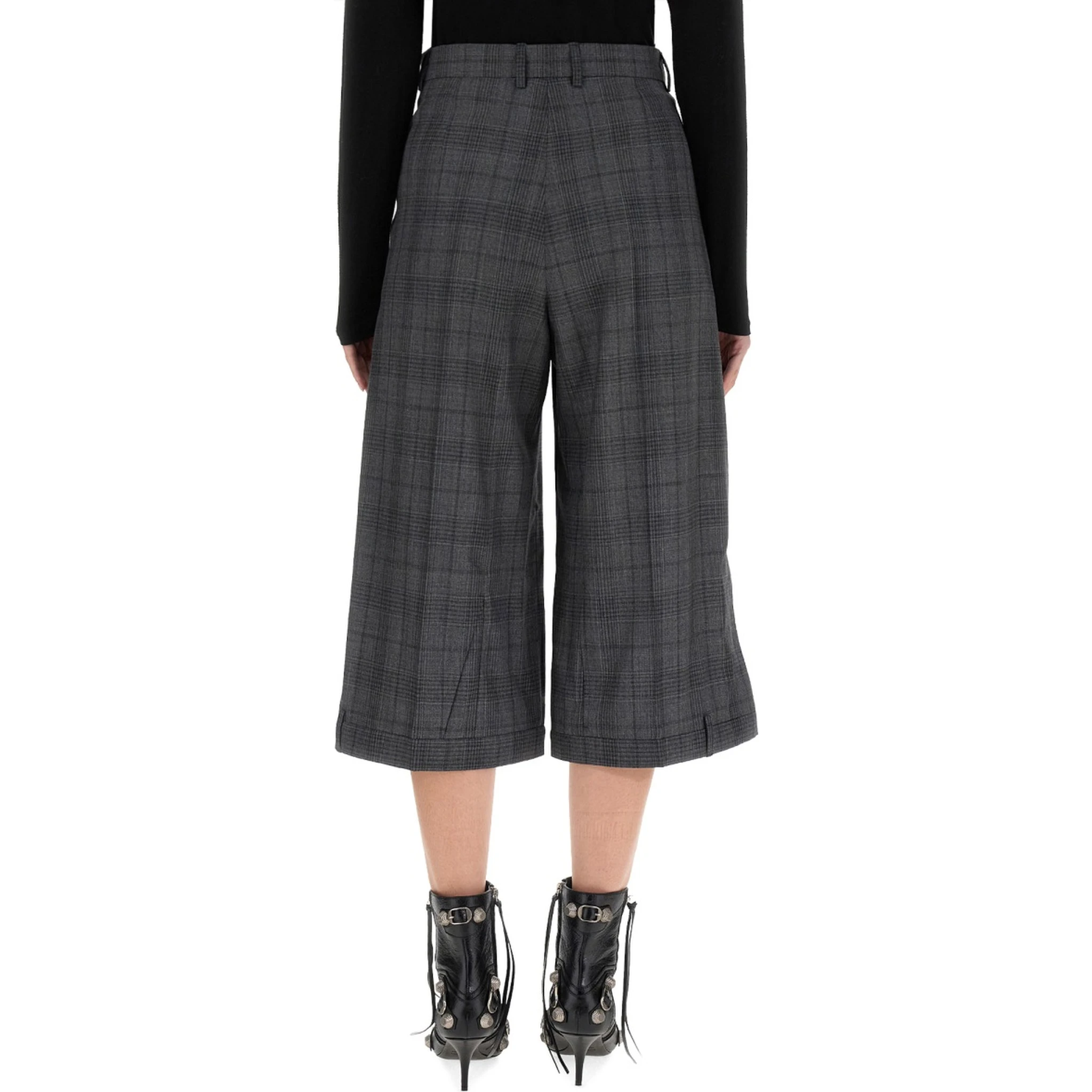 DECONSTRUCTED SHORTS