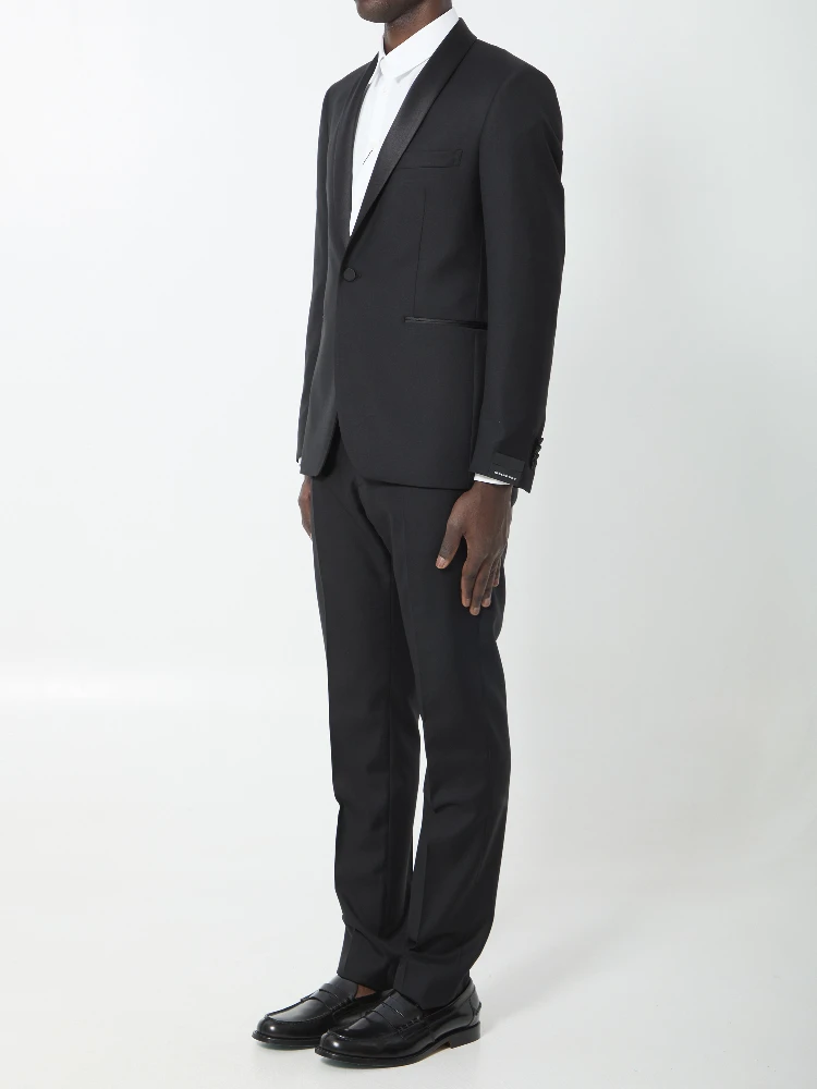 Super 110s virgin wool tuxedo alternative