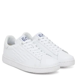 حذاء رياضي أبيض من طراز EA7