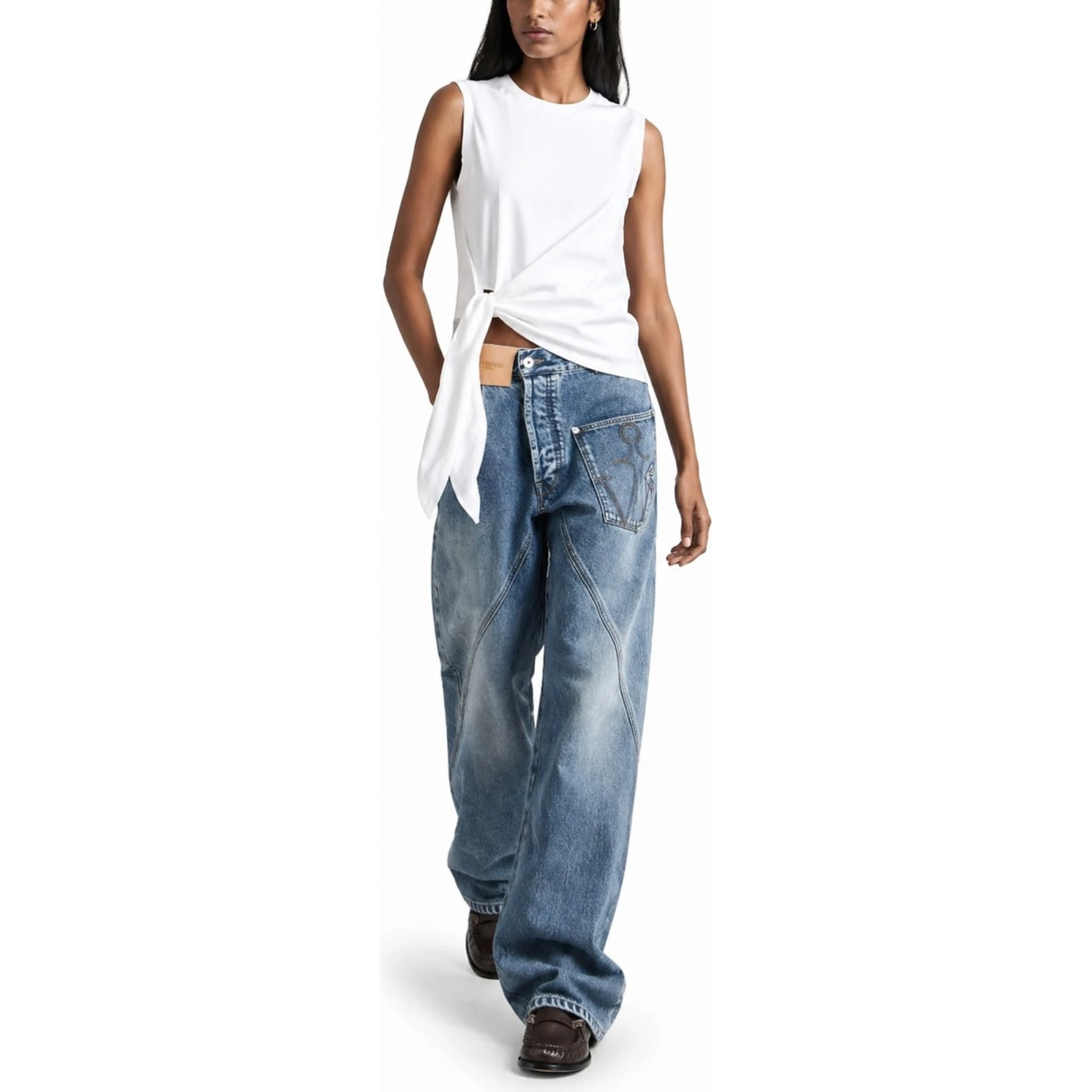 JEANS CON PATCH LOGO