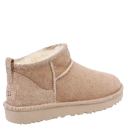 أحذية UGG بيج