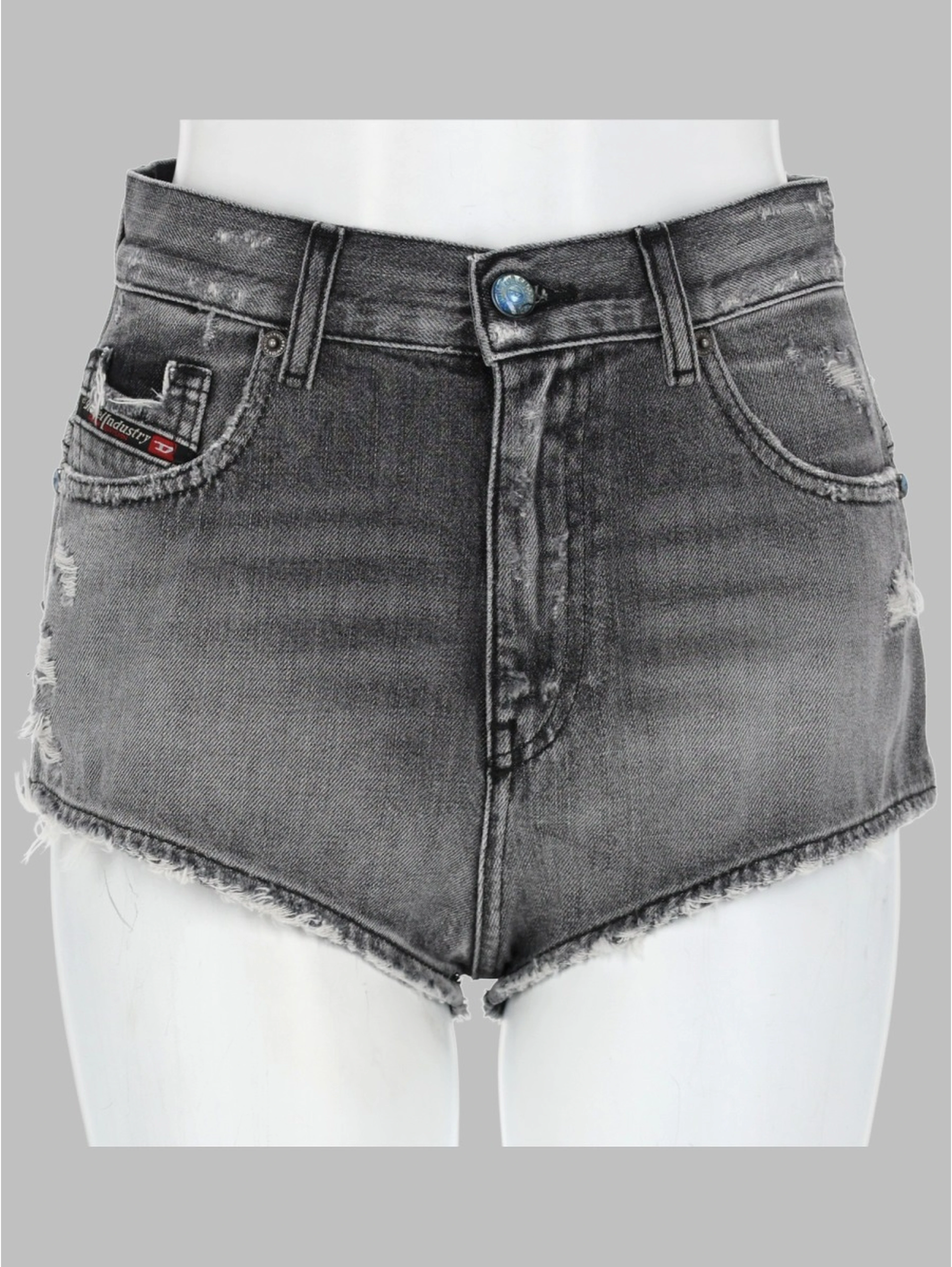 SHORTS IN DENIM CON ORLI SFRANGIATI