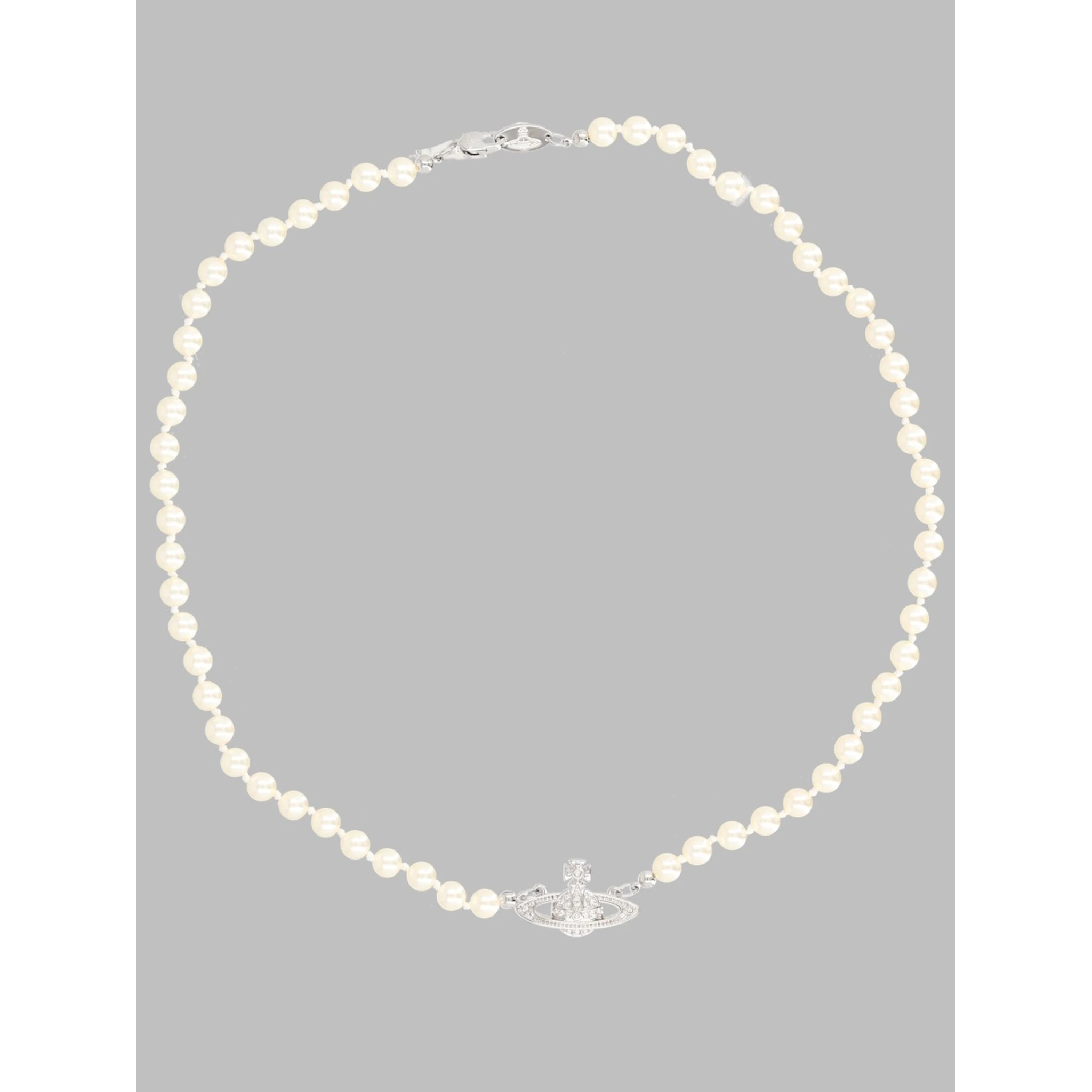 COLLANA DI PERLE CON ORB IN BASSO RILIEVO