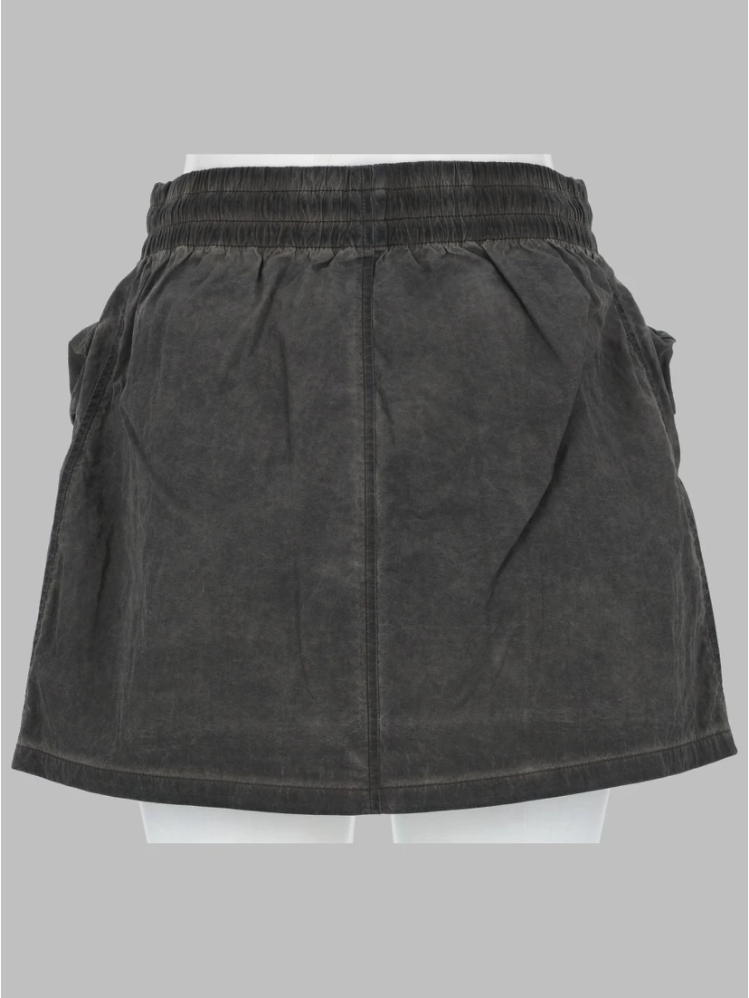 MINIGONNA IN NYLON CON MAXI TASCHE