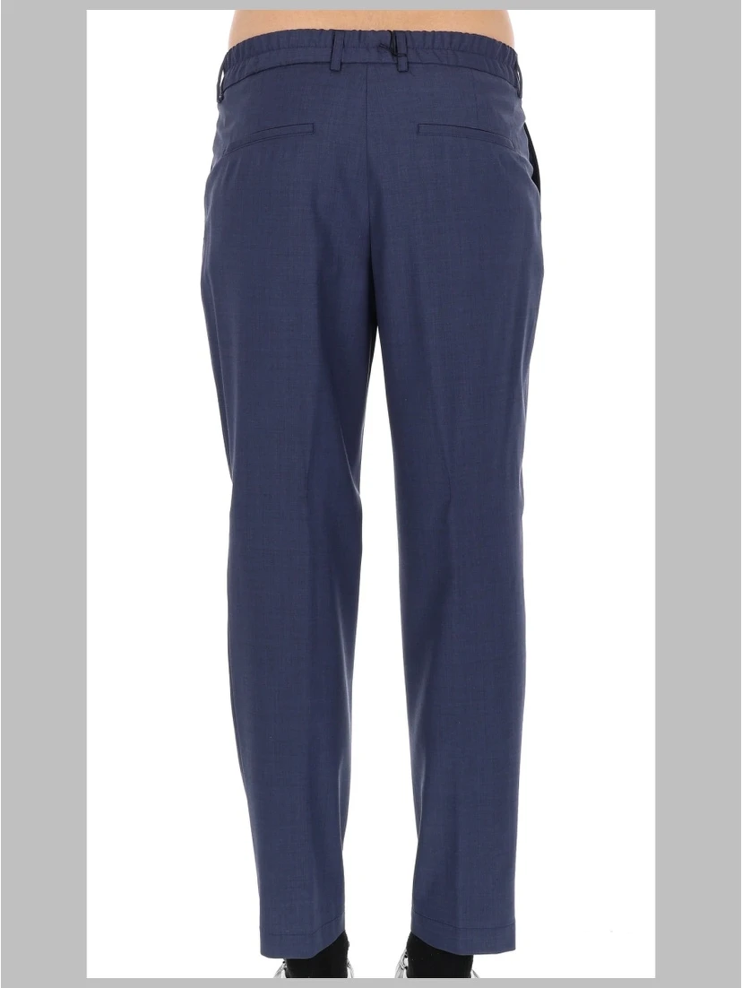 PANTALONE CON FIT AFFUSOLATO