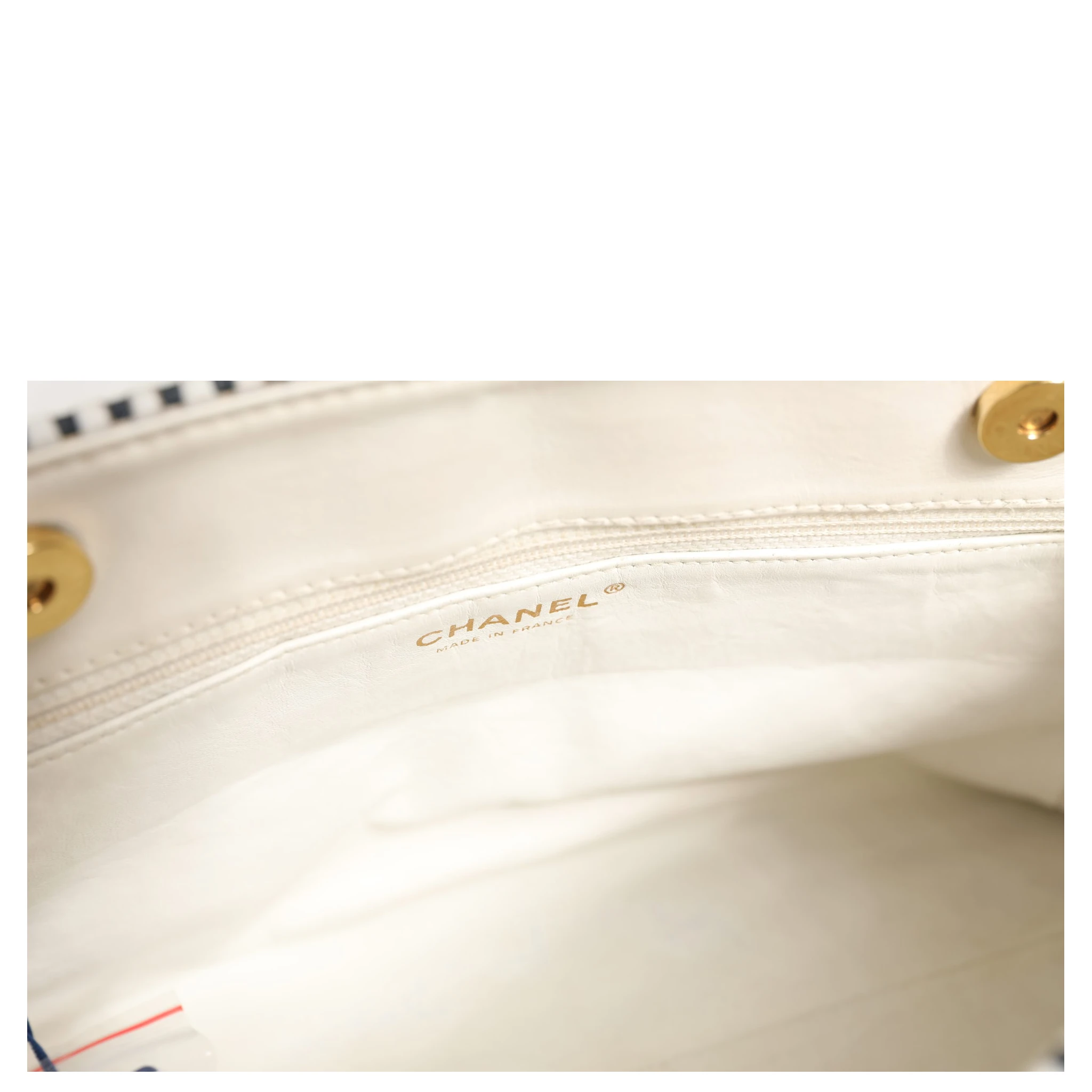 Shiny Calfskin Quilted Mini 22 White 1792563