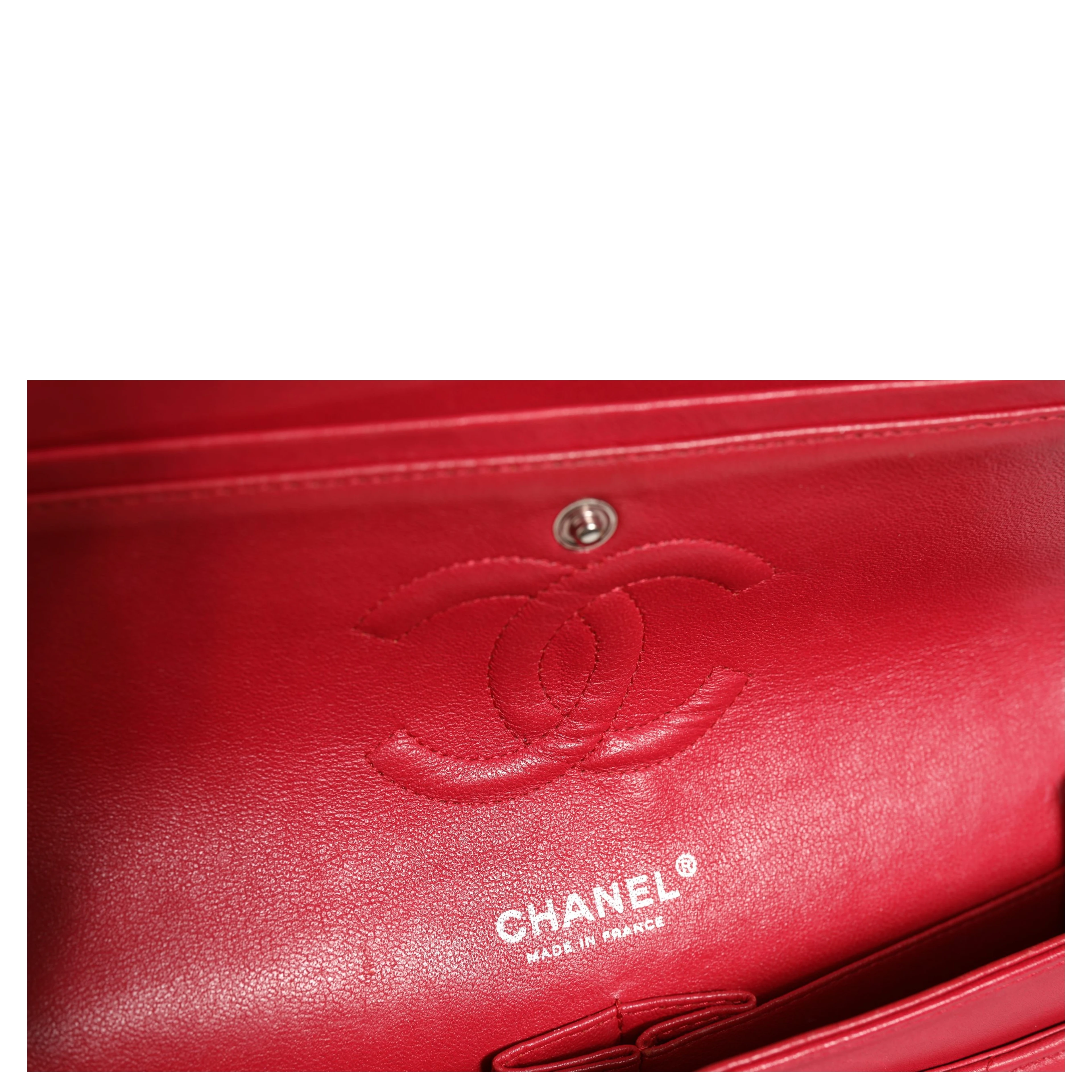 Classic 25 Medium Flap Bag