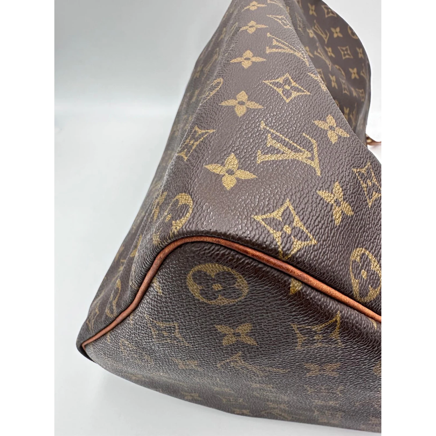 LOUIS VUITTON Speedy 40 Monogram Handbag