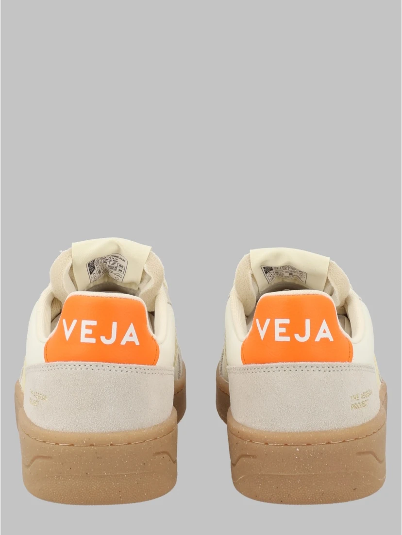 SNEAKER "V-82"