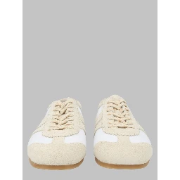 SNEAKER IN PELLE CON DETTAGLI IN SUEDE