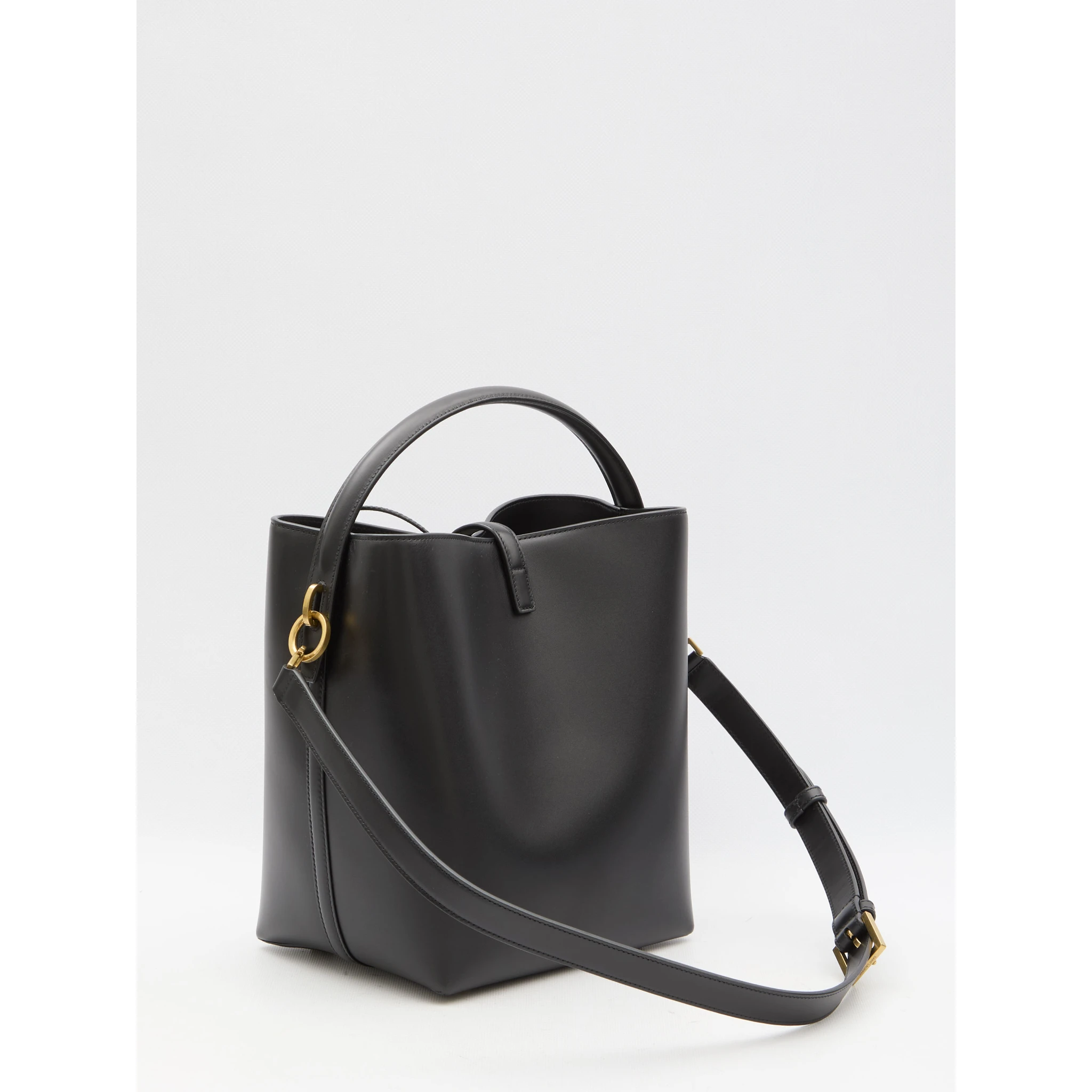 Le 37 bucket bag