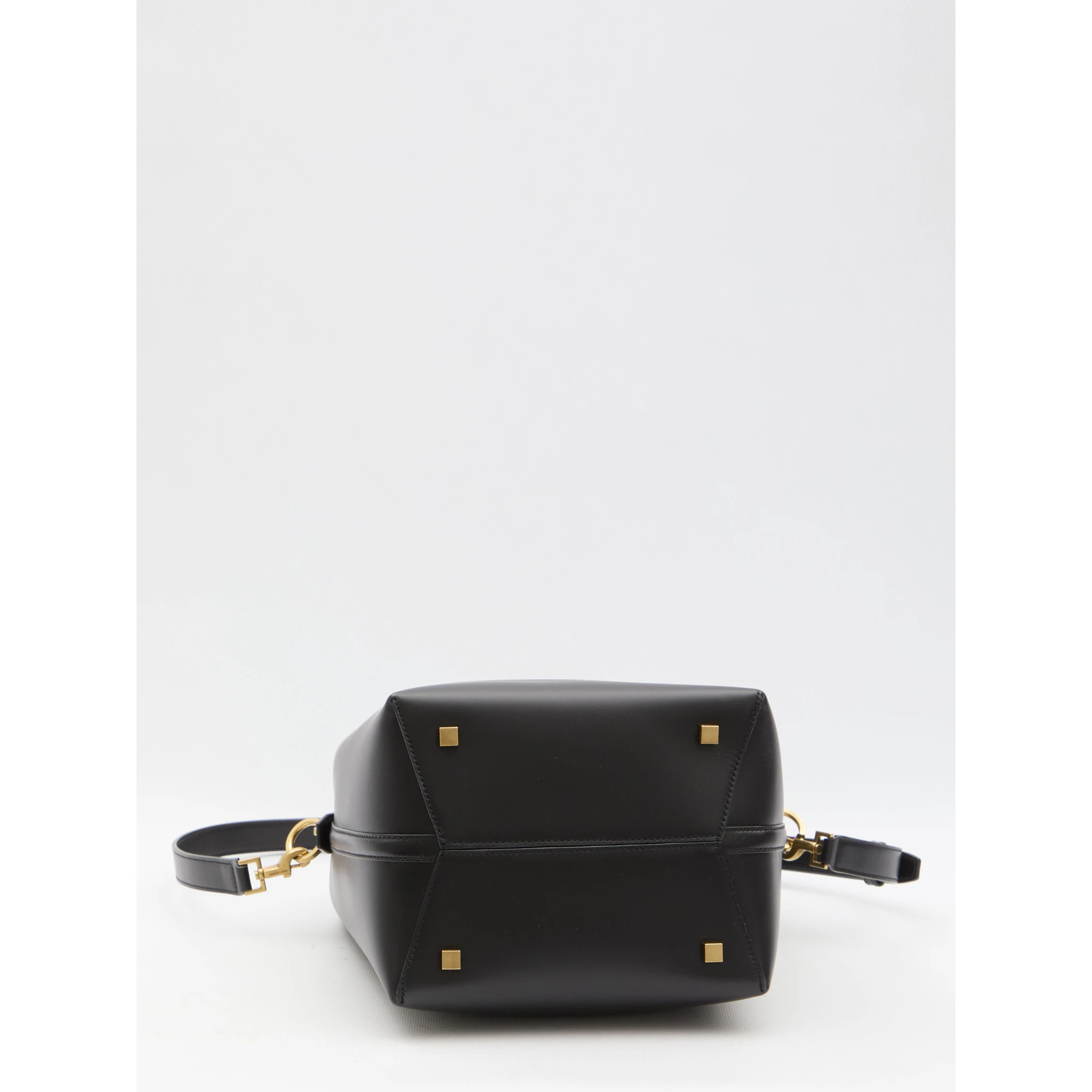 Le 37 bucket bag