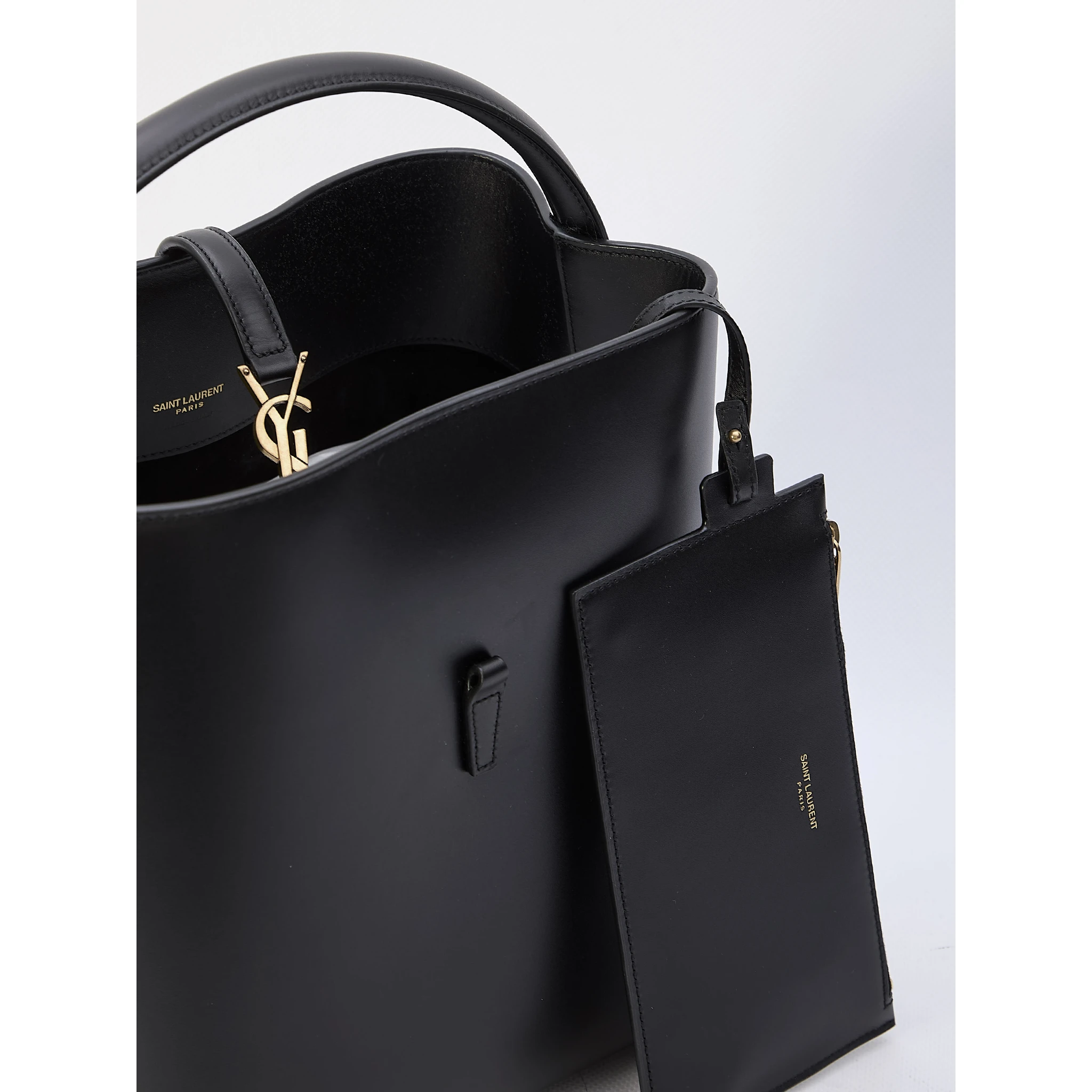 Le 37 bucket bag