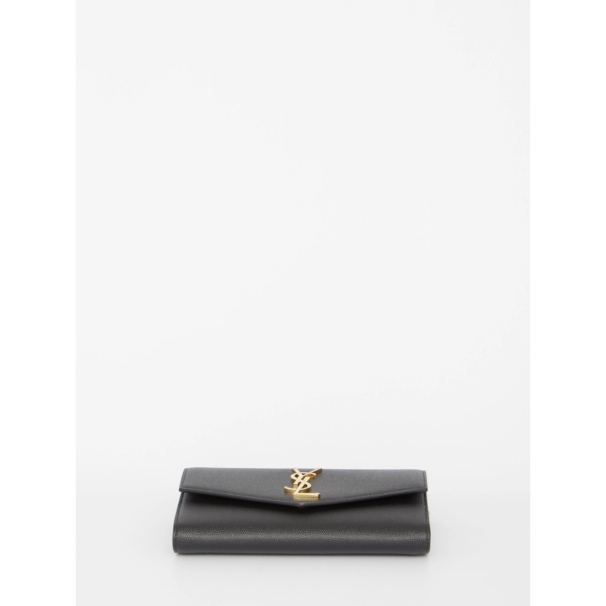 Uptown pouch with chain