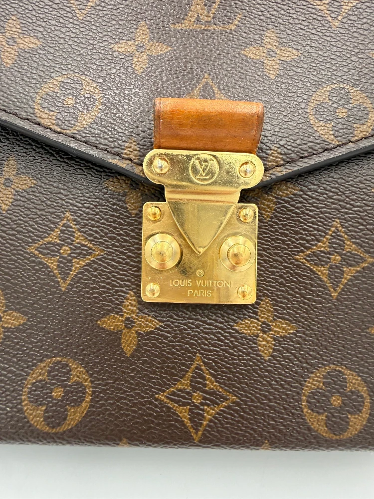 LOUIS VUITTON METIS Monogram Handbag