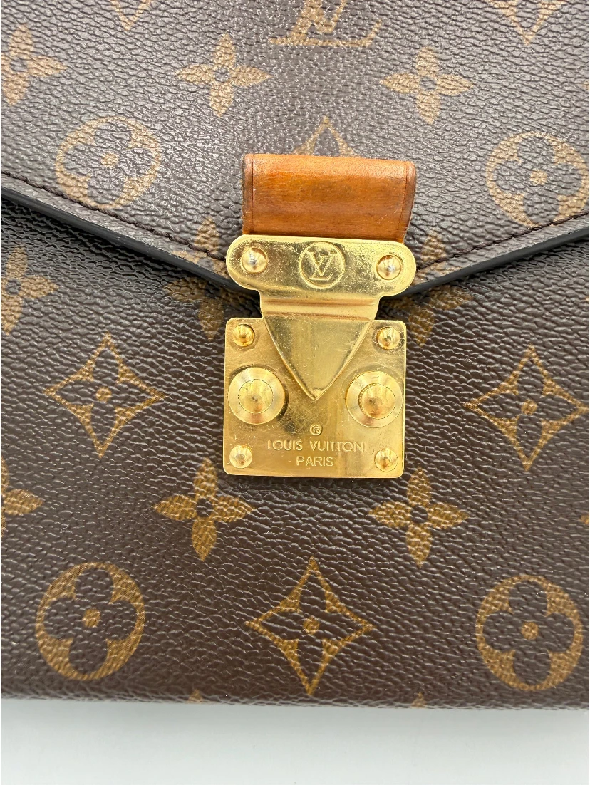 LOUIS VUITTON METIS Monogram Handbag