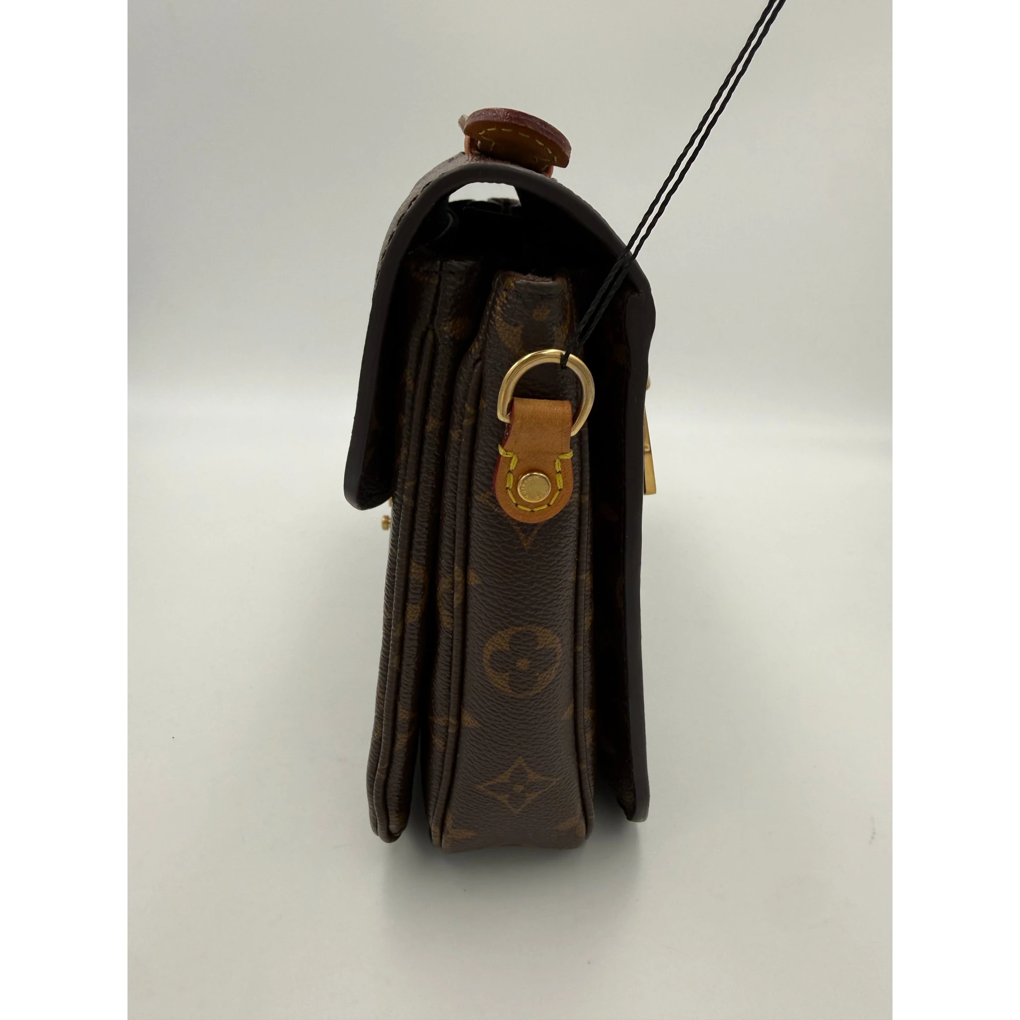 LOUIS VUITTON METIS Monogram Handbag