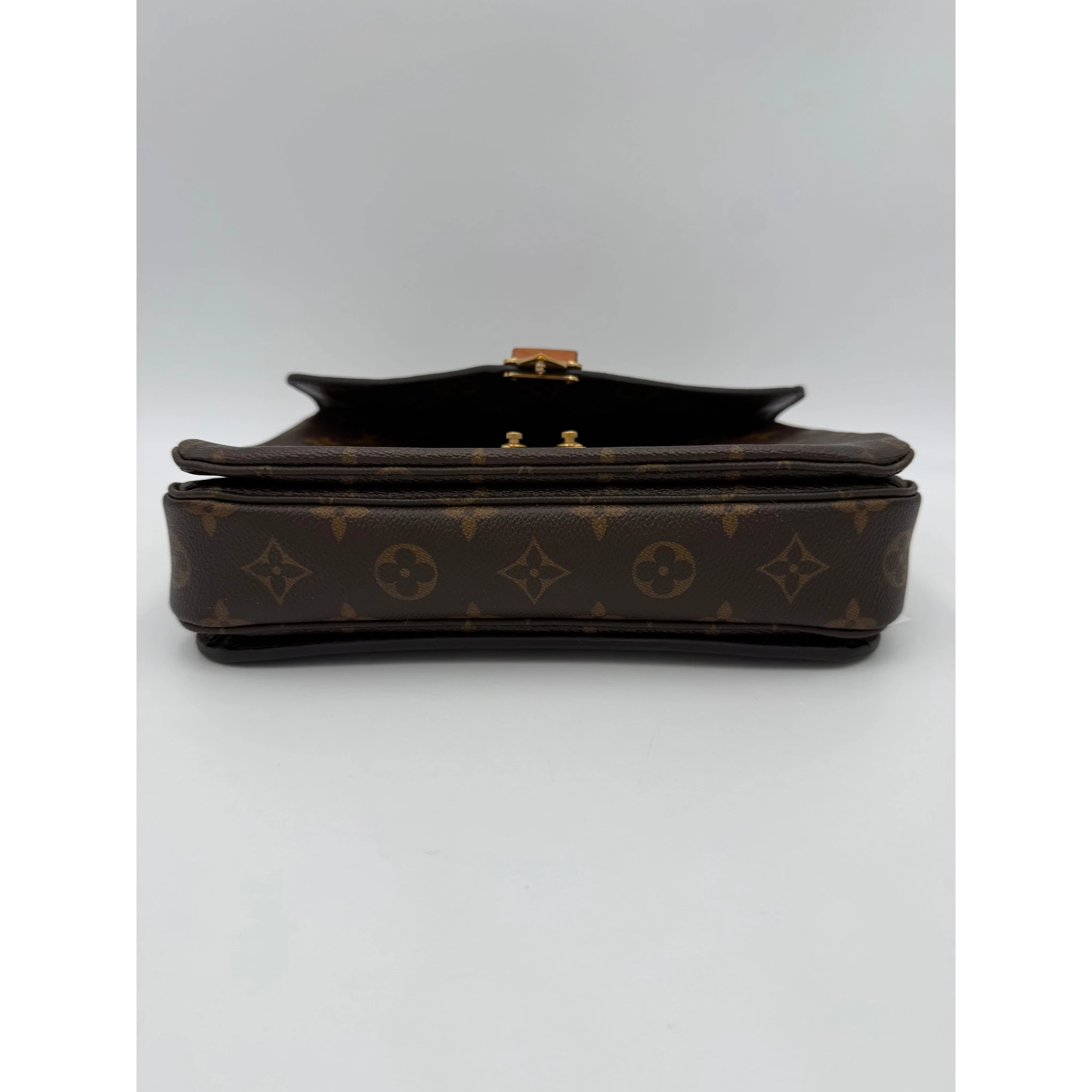 LOUIS VUITTON METIS Monogram Handbag