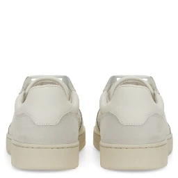 SNEAKER "SAYS IT"