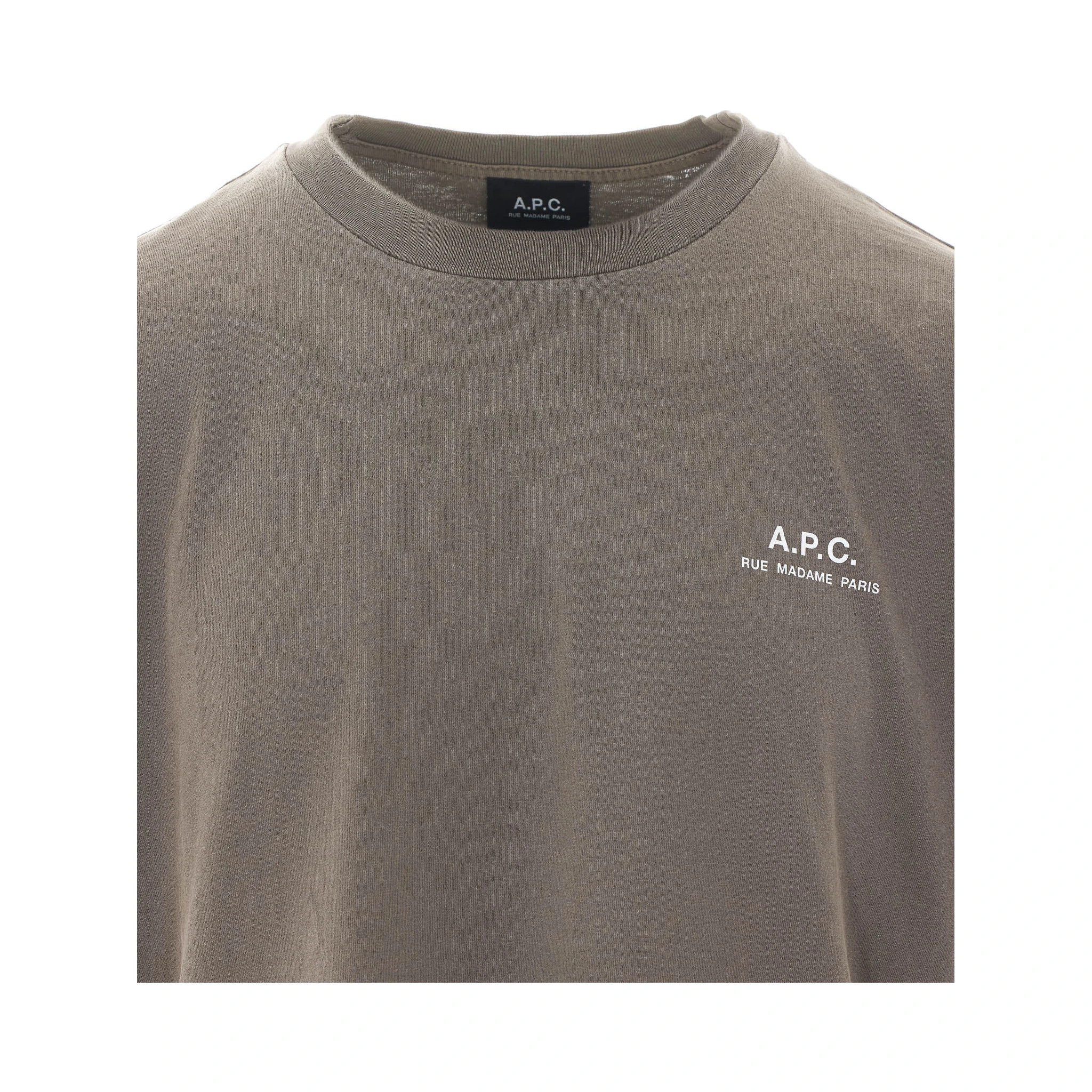 تيشيرتات وبولو من شركة APC