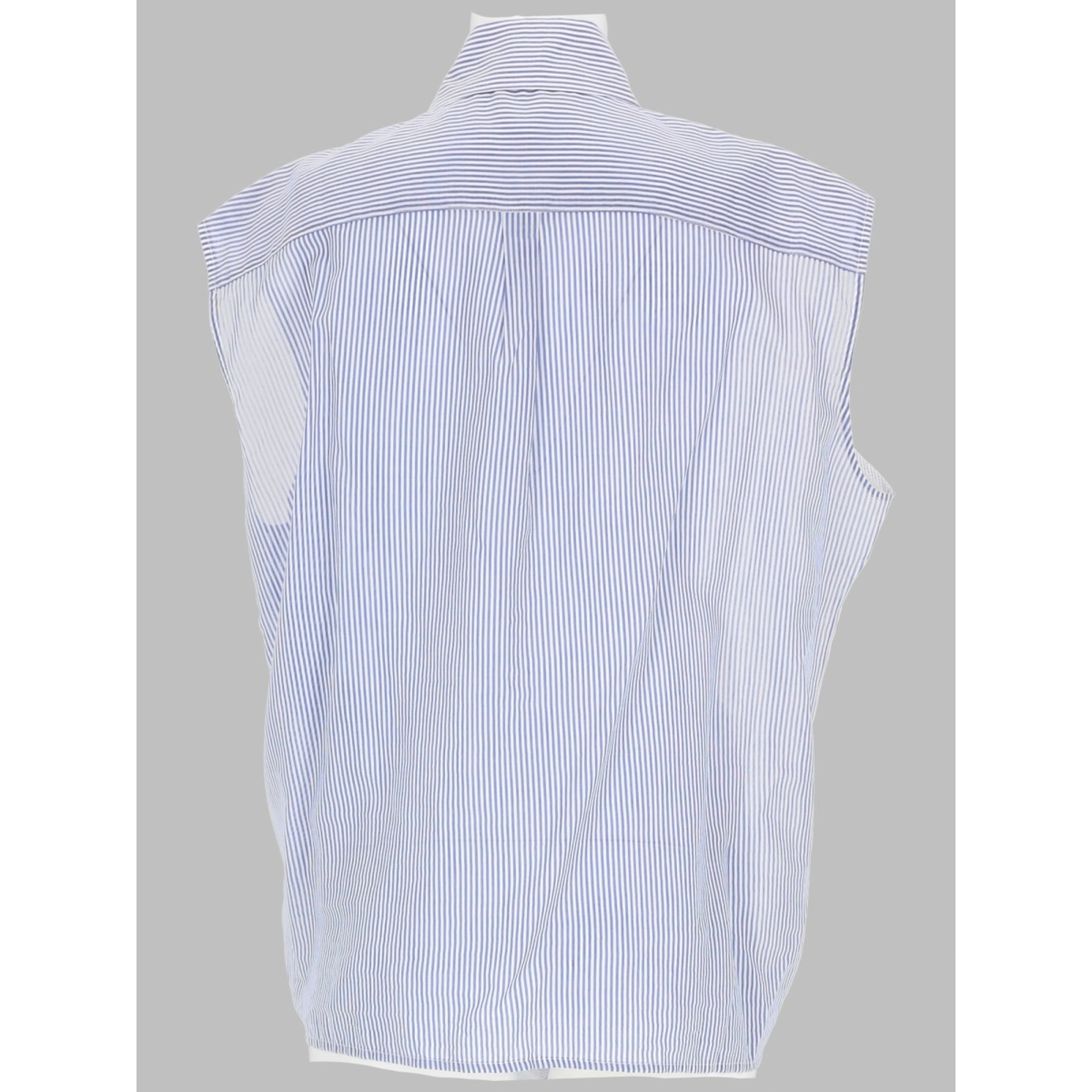 sleeveless shirt