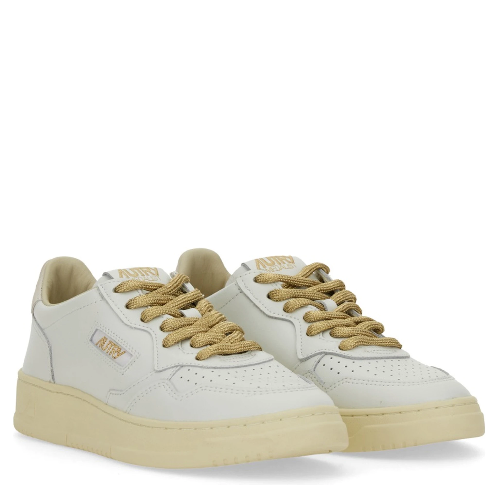 MEDALIST LOW SNEAKER