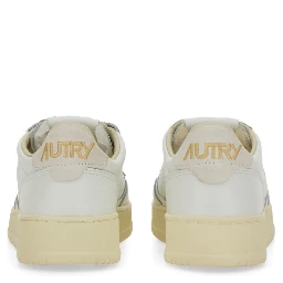 MEDALIST LOW SNEAKER