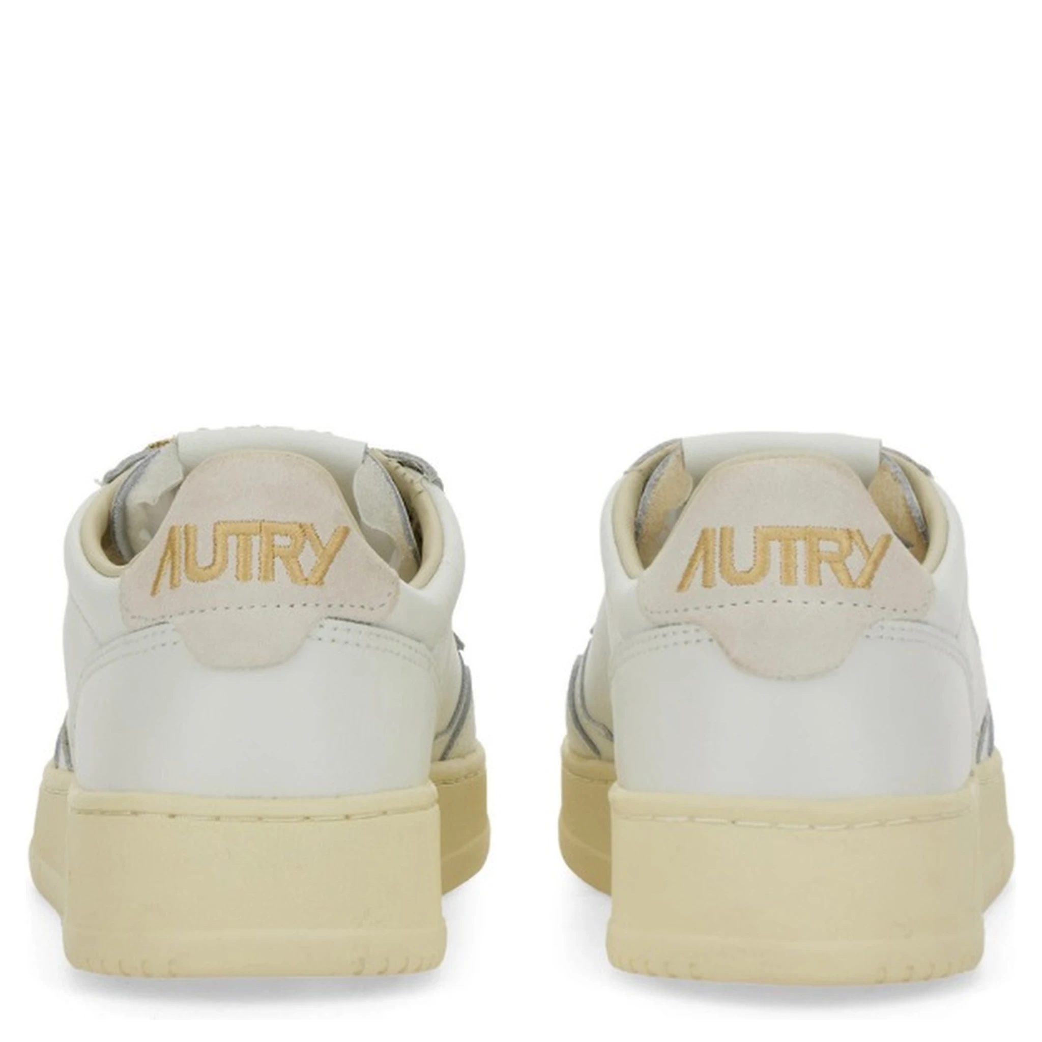 MEDALIST LOW SNEAKER