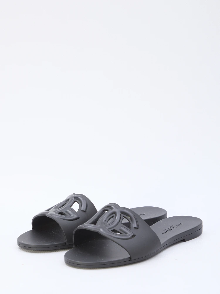 Rubber beachwear slides alternative