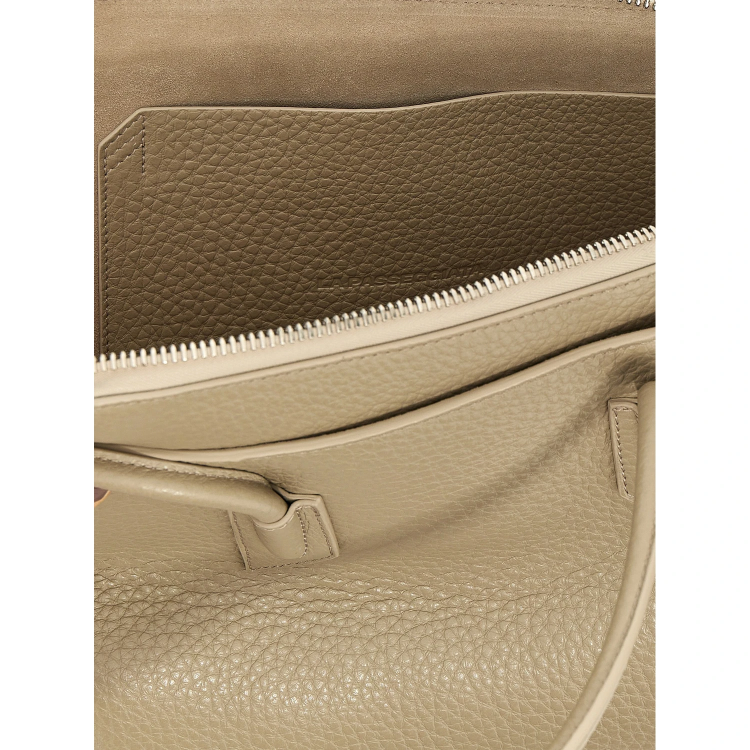 حقيبة كتف من جلد العجل البيج