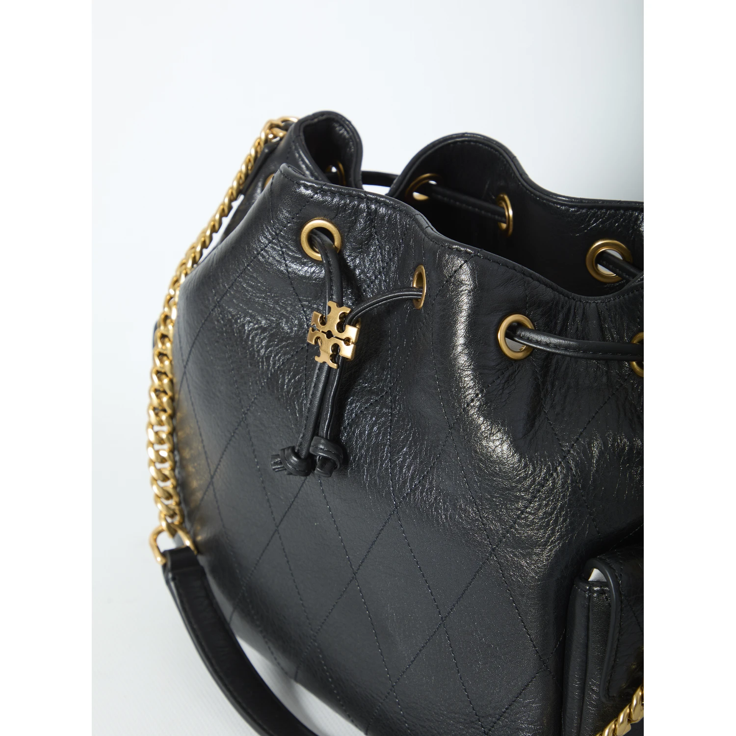 Charlie quilted drawstring bag