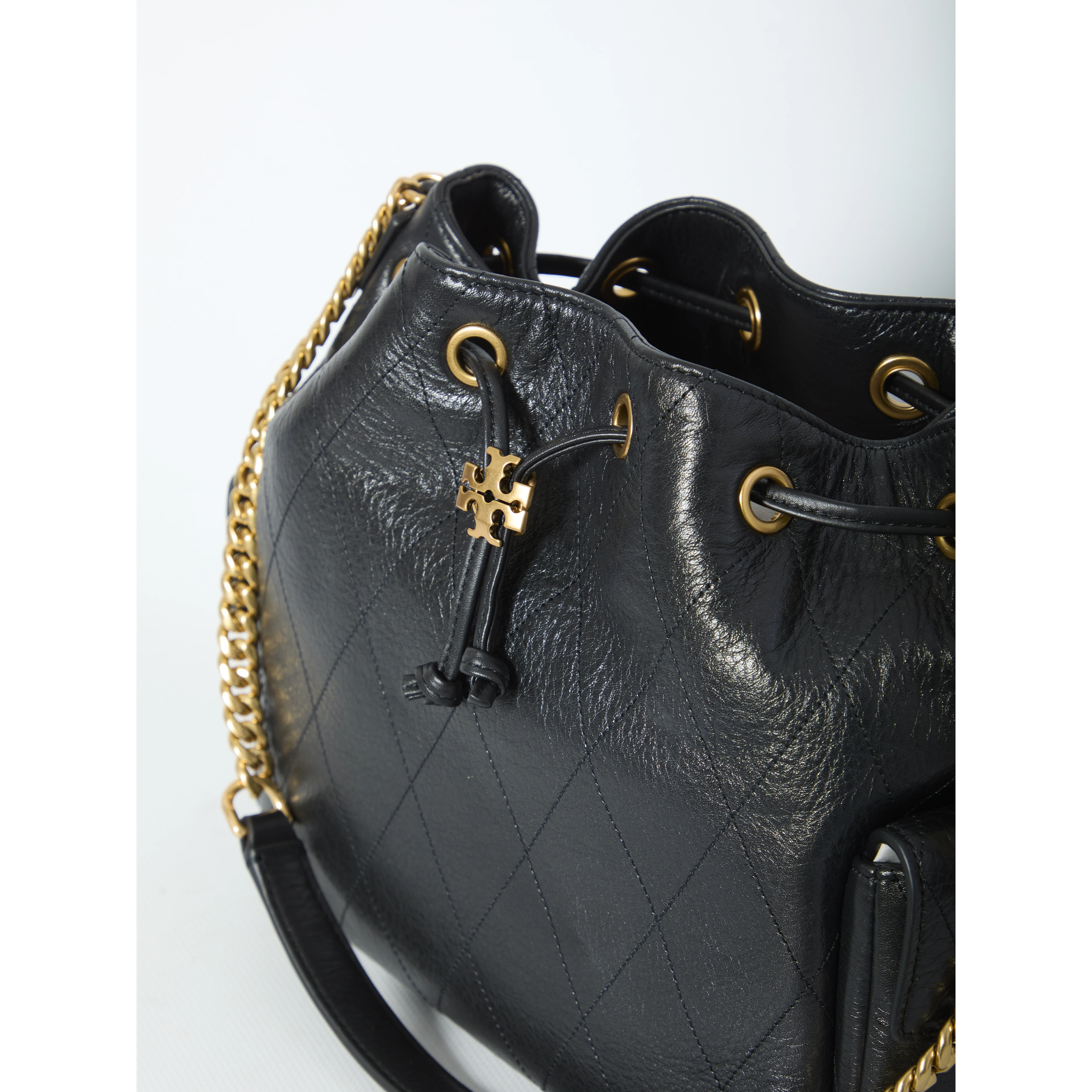 Charlie quilted drawstring bag