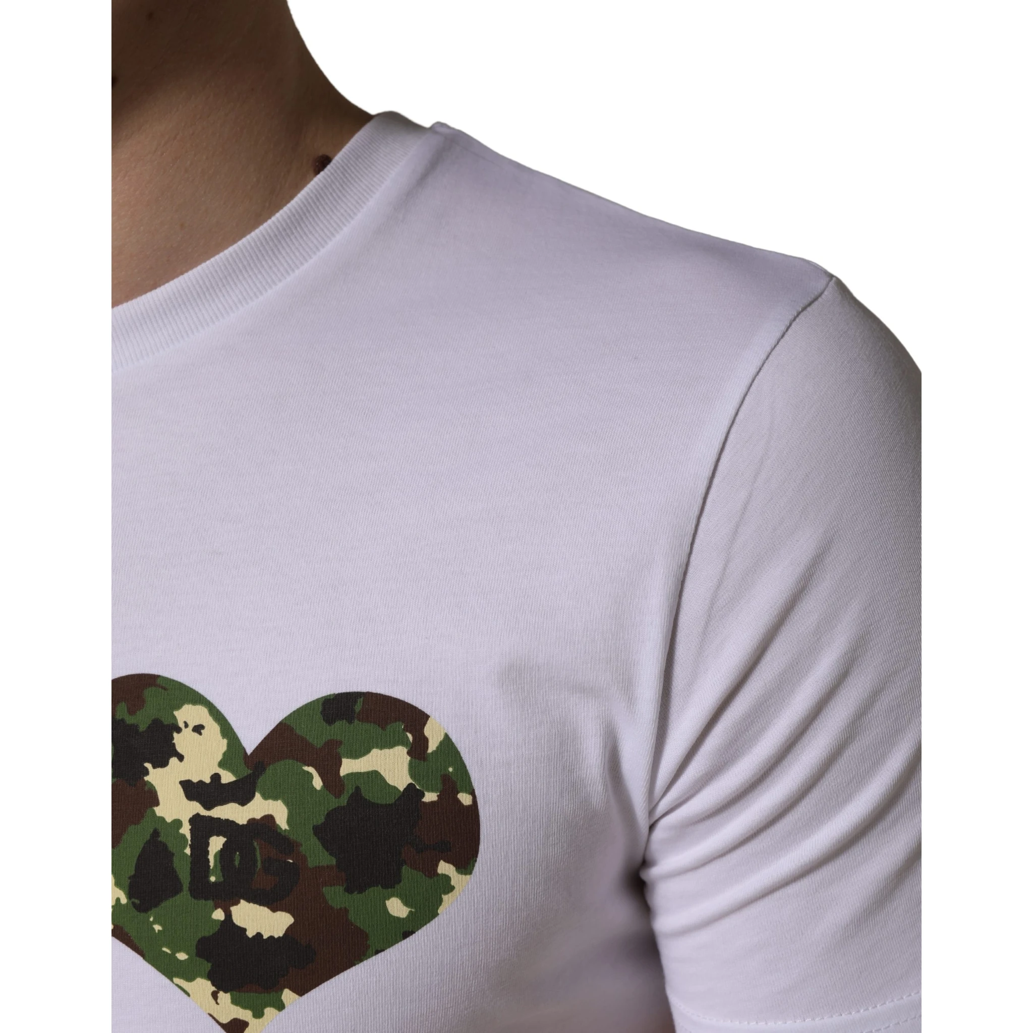 White Heart Shaped Camouflage Patch Men T-shirt