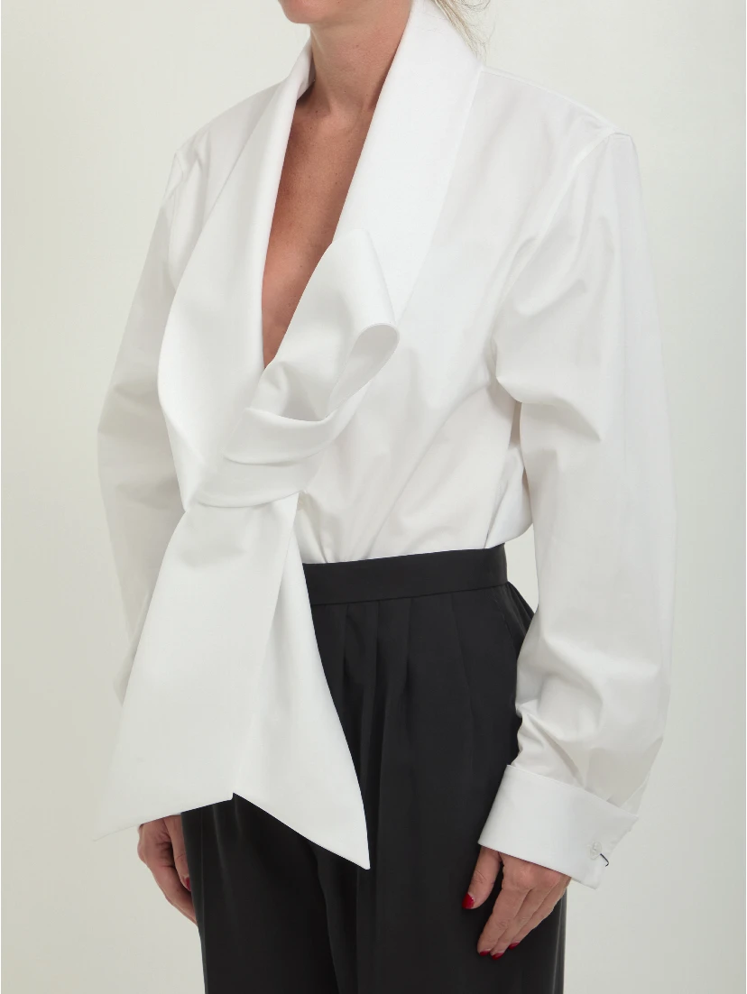 Lavallière collar shirt
