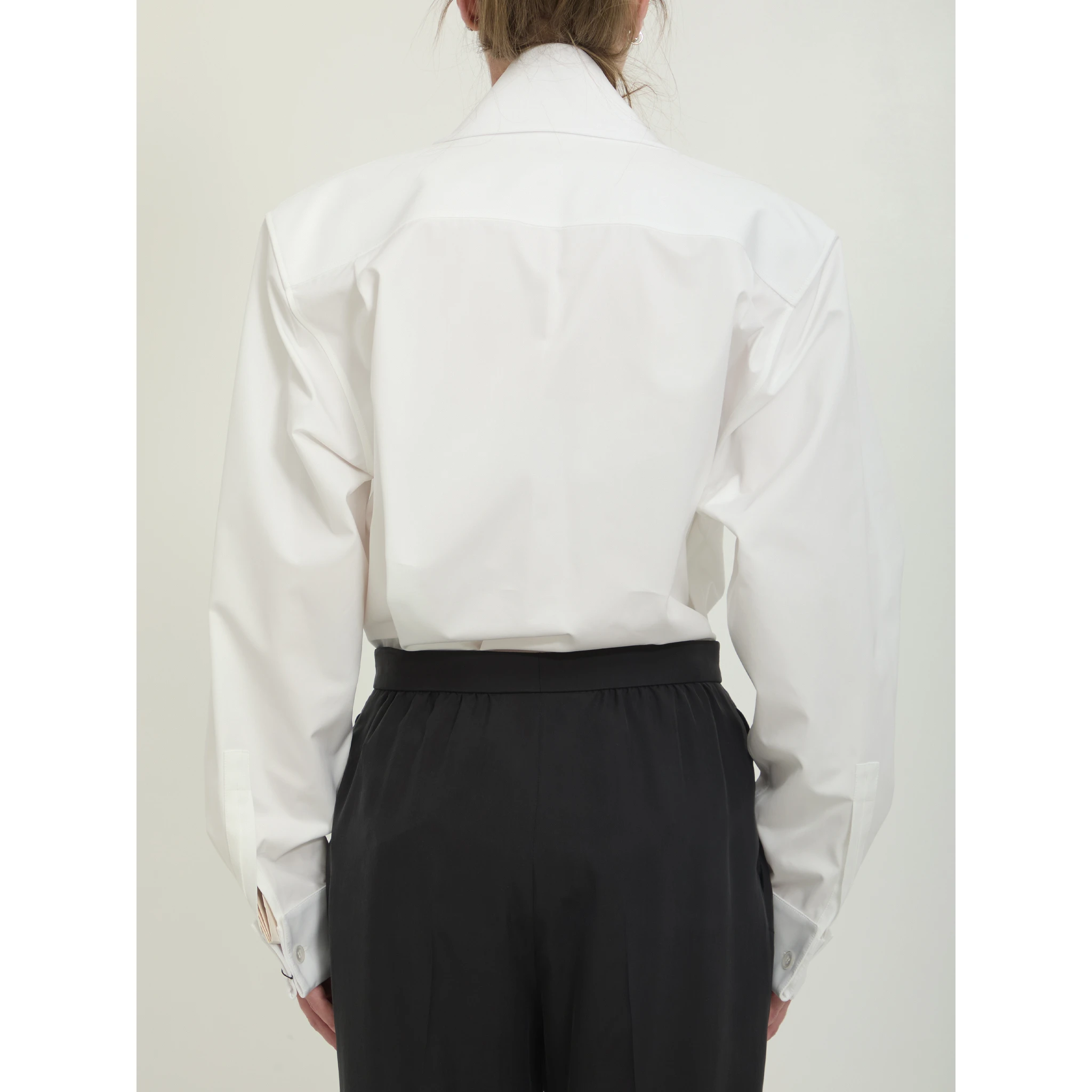 Lavallière collar shirt