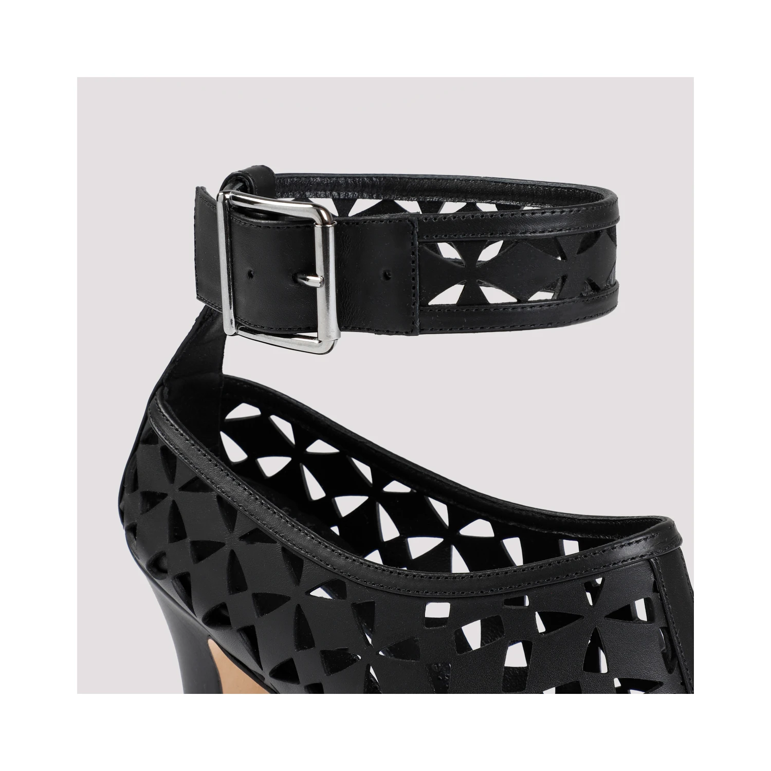 Manolo Blahnik Tingah 105 Sandals