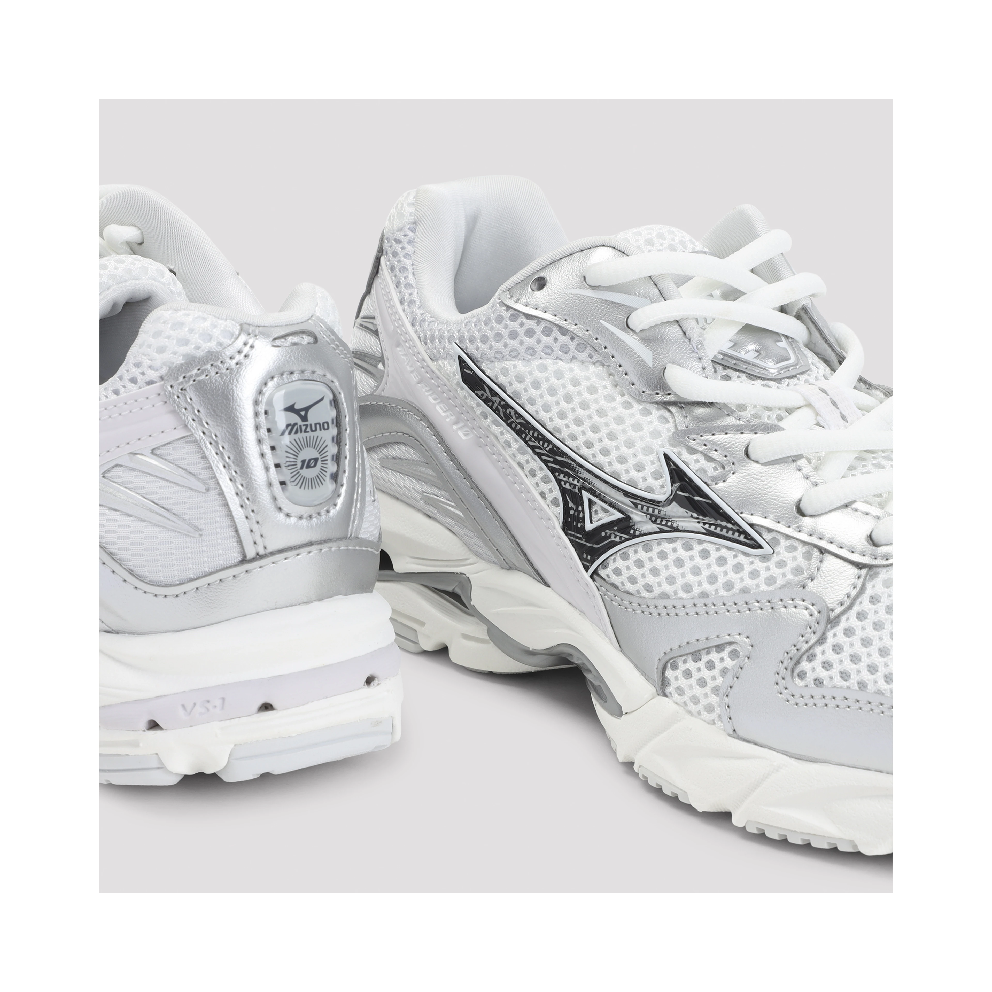 Mizuno Wave Rider 10 Sneakers