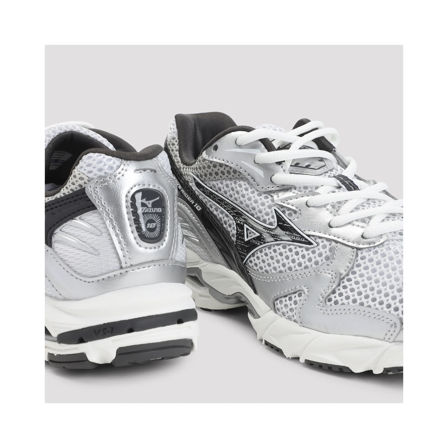 Mizuno Wave Rider 10 Sneakers
