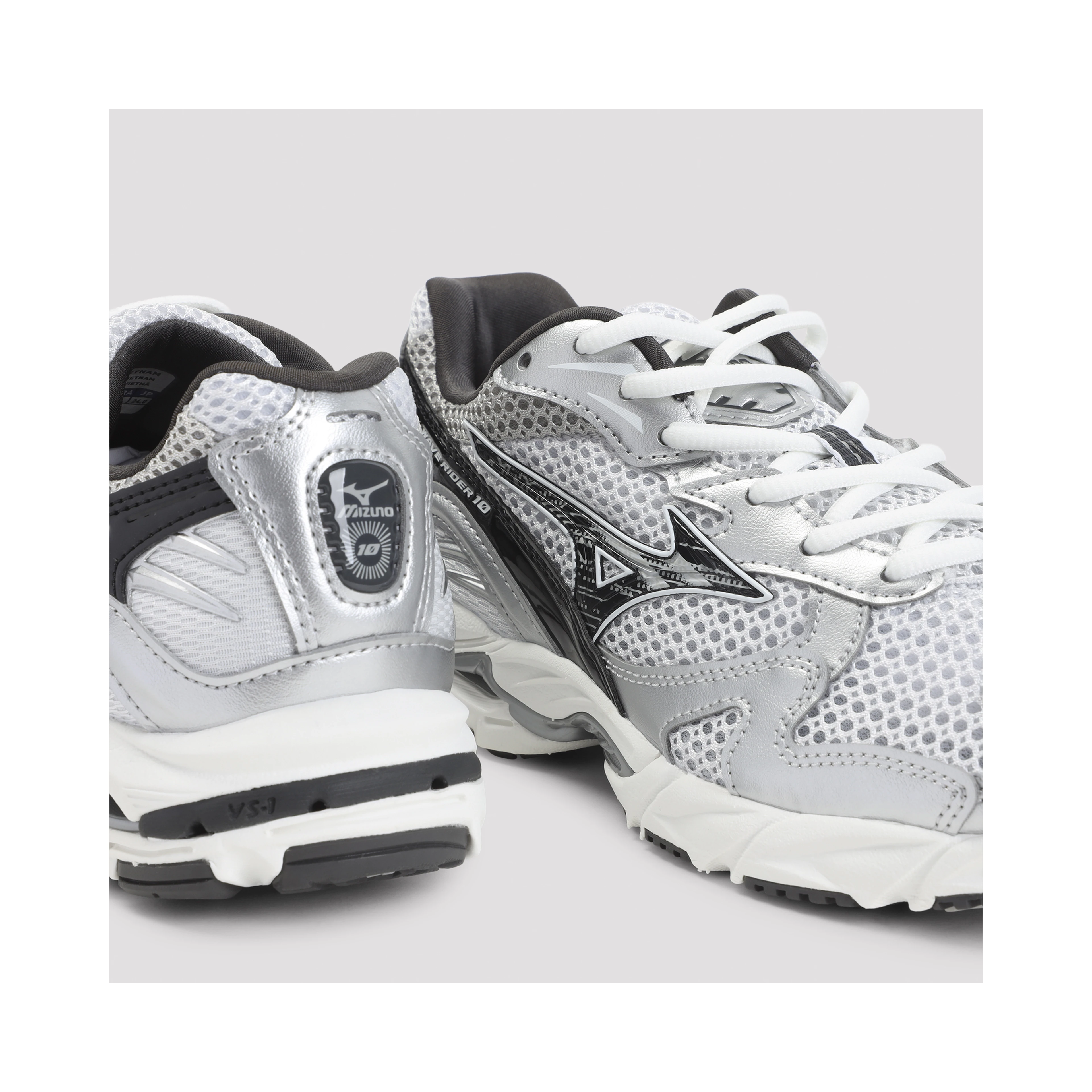 Mizuno Wave Rider 10 Sneakers