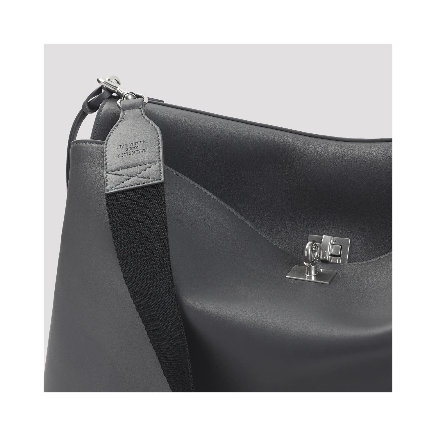 Balenciaga Rodeo Messenger M Shoulder Bag