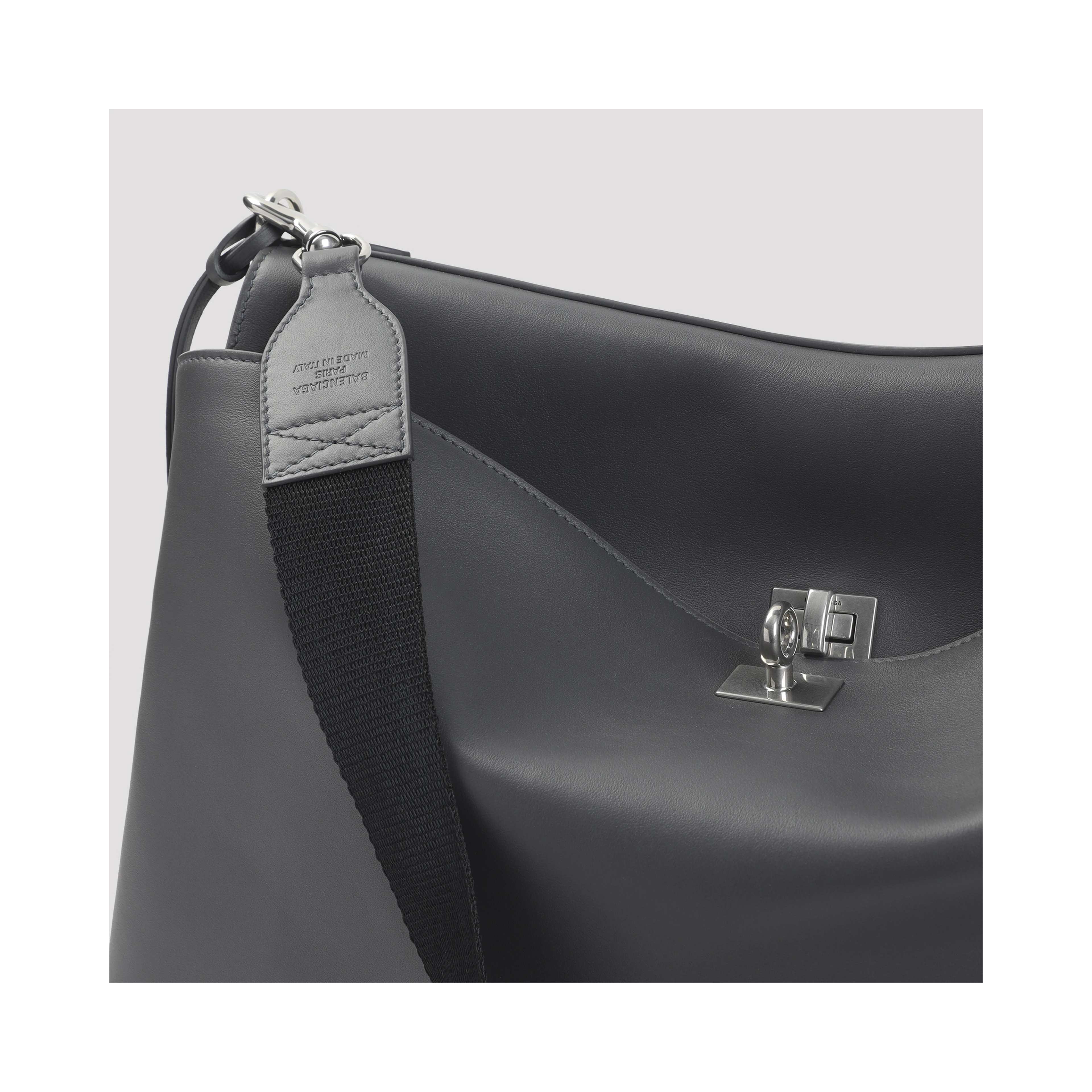 Balenciaga Rodeo Messenger M Shoulder Bag