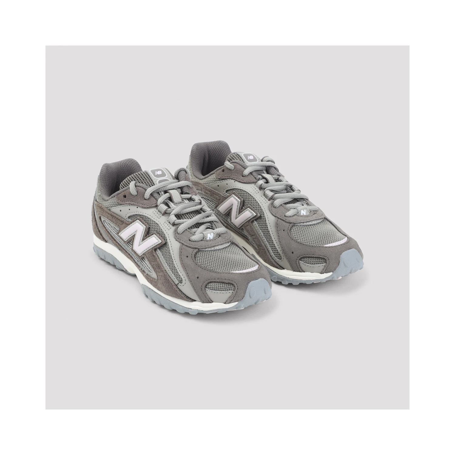 New Balance 204L Sneakers
