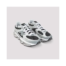 New Balance 2000 Sneakers