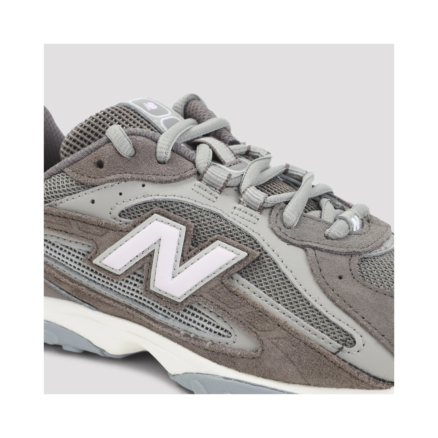 New Balance 204L Sneakers