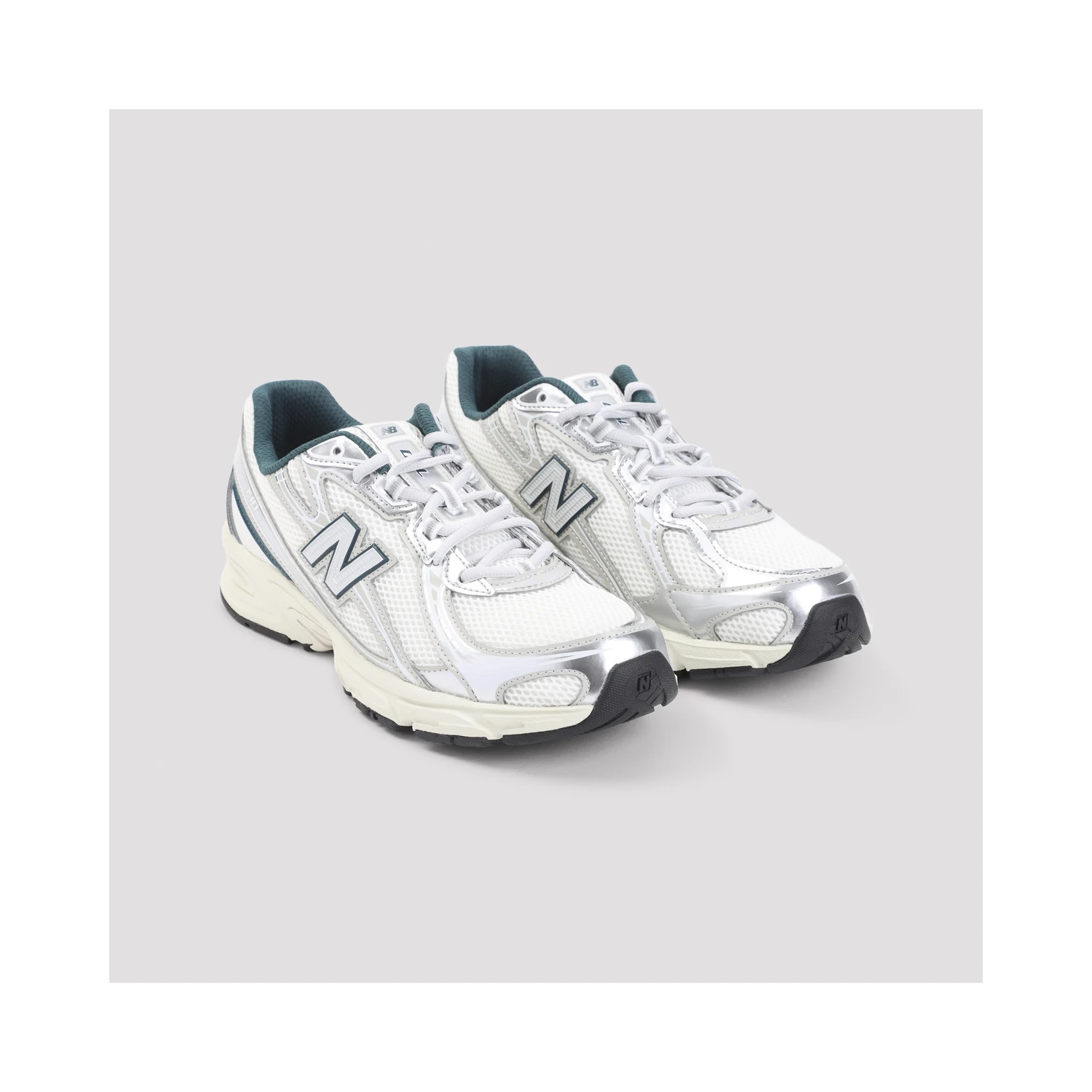 New Balance 740 Sneakers