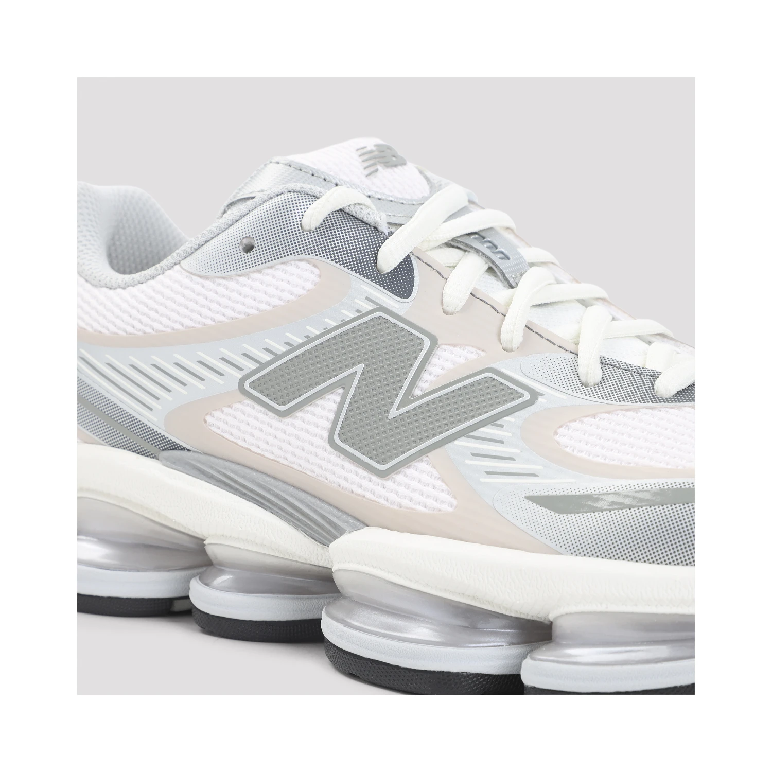 New Balance 2000 Sneakers